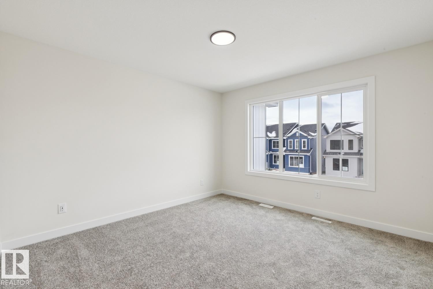 












407 26 Street

,
Edmonton,




AB
T6X 3E8

