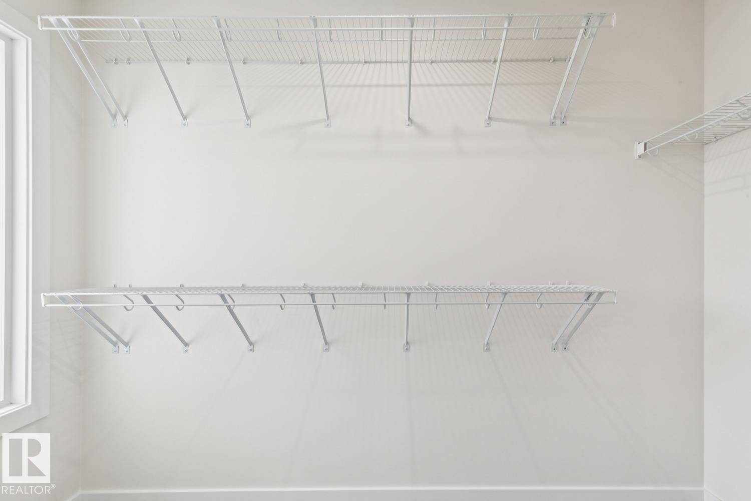 












407 26 Street

,
Edmonton,




AB
T6X 3E8

