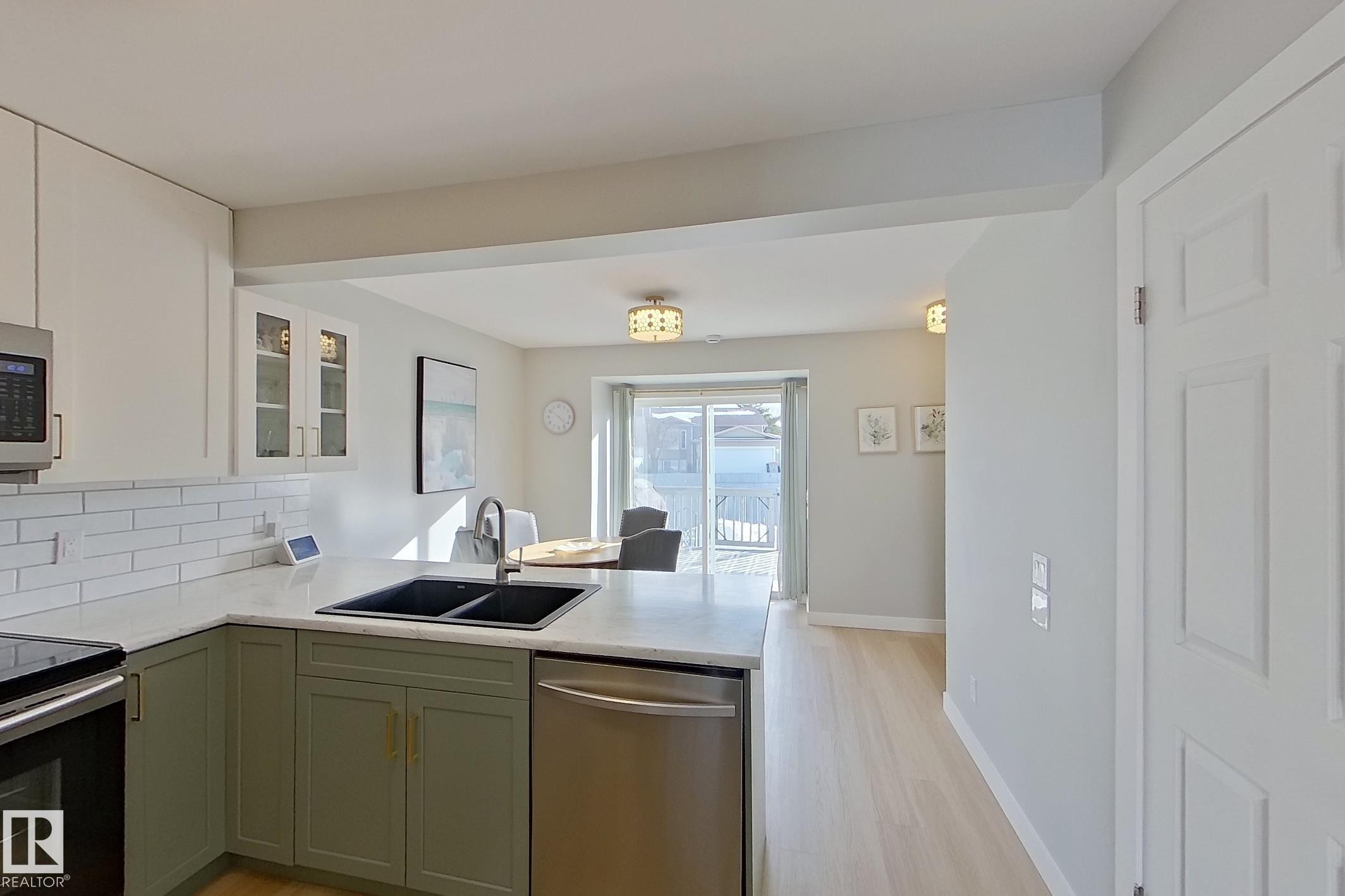 












121 1 ABERDEEN Way

,
Stony Plain,




AB
T7Z 1M9

