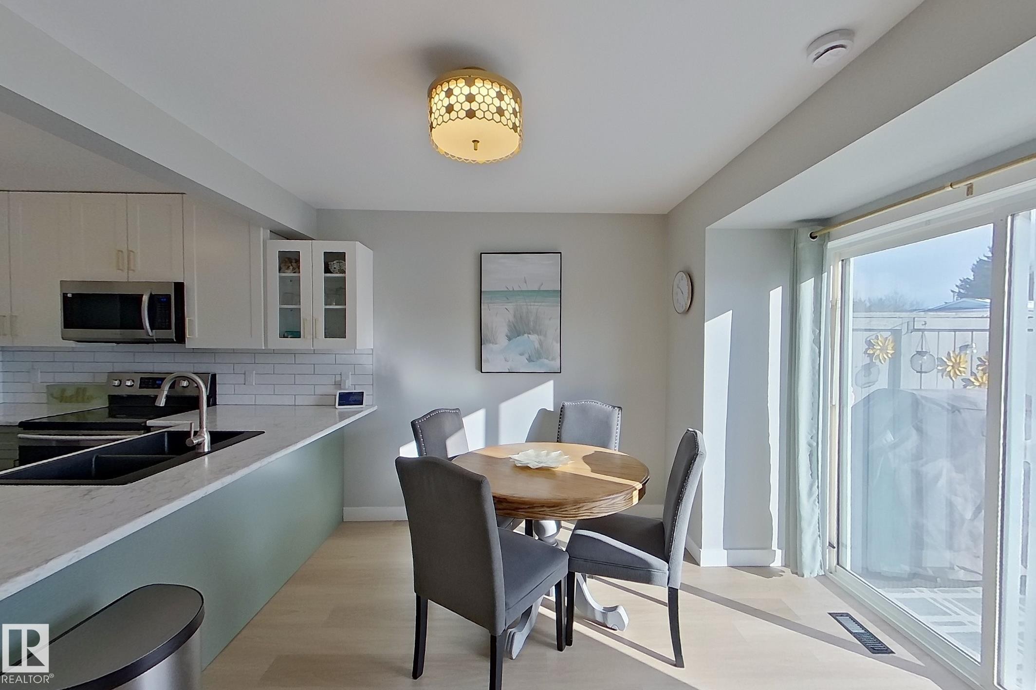 












121 1 ABERDEEN Way

,
Stony Plain,




AB
T7Z 1M9

