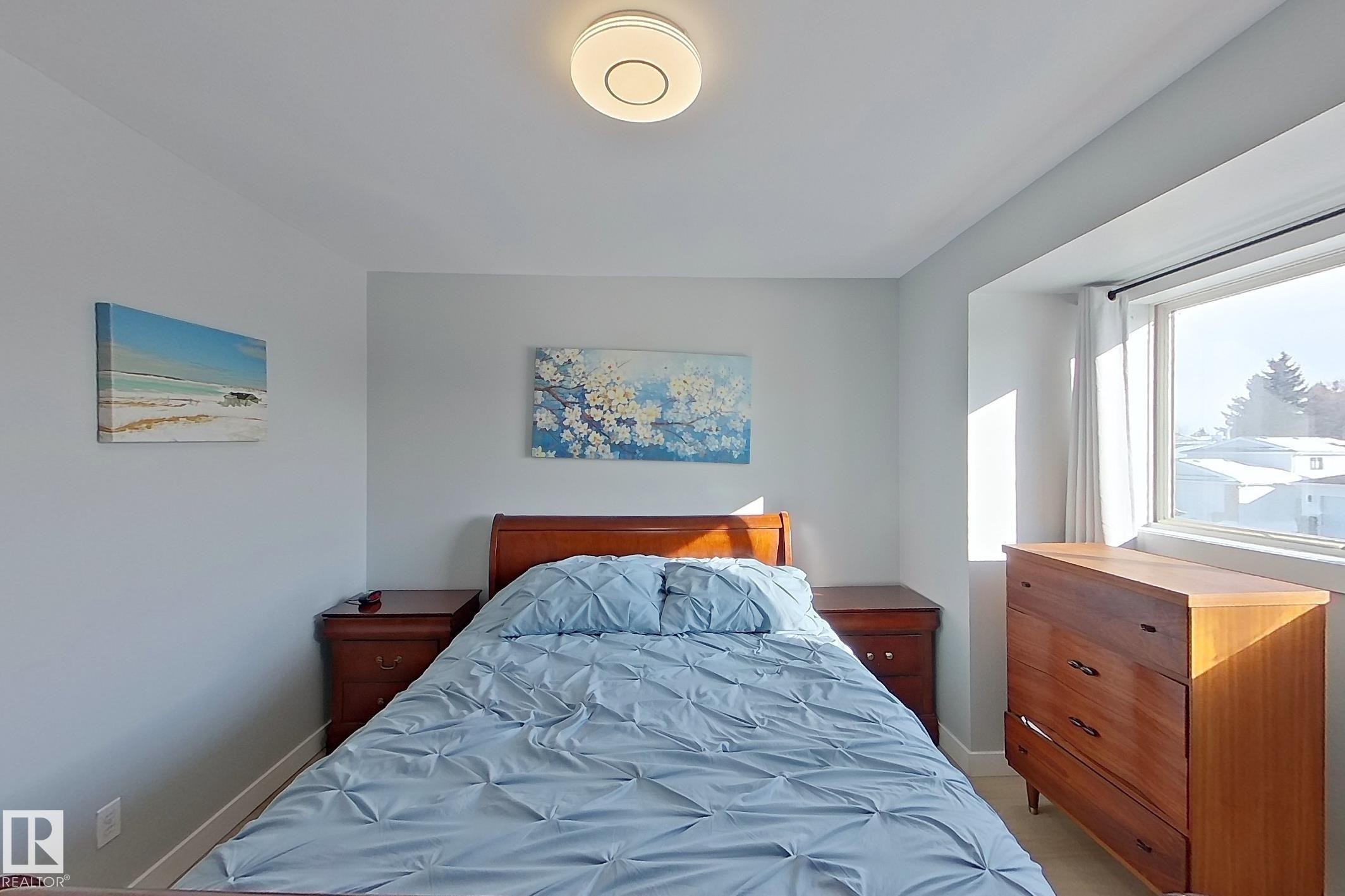 












121 1 ABERDEEN Way

,
Stony Plain,




AB
T7Z 1M9

