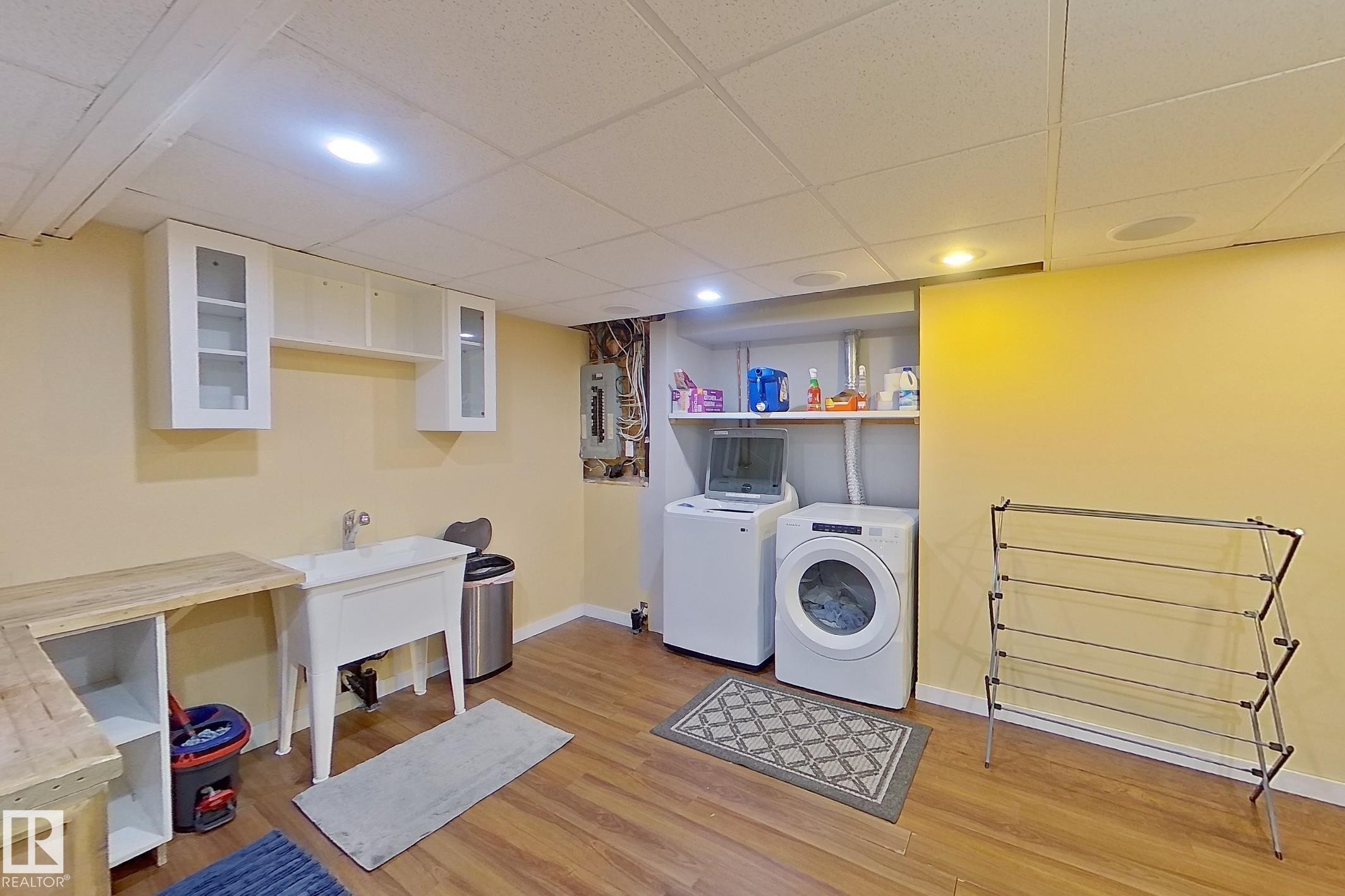 












121 1 ABERDEEN Way

,
Stony Plain,




AB
T7Z 1M9

