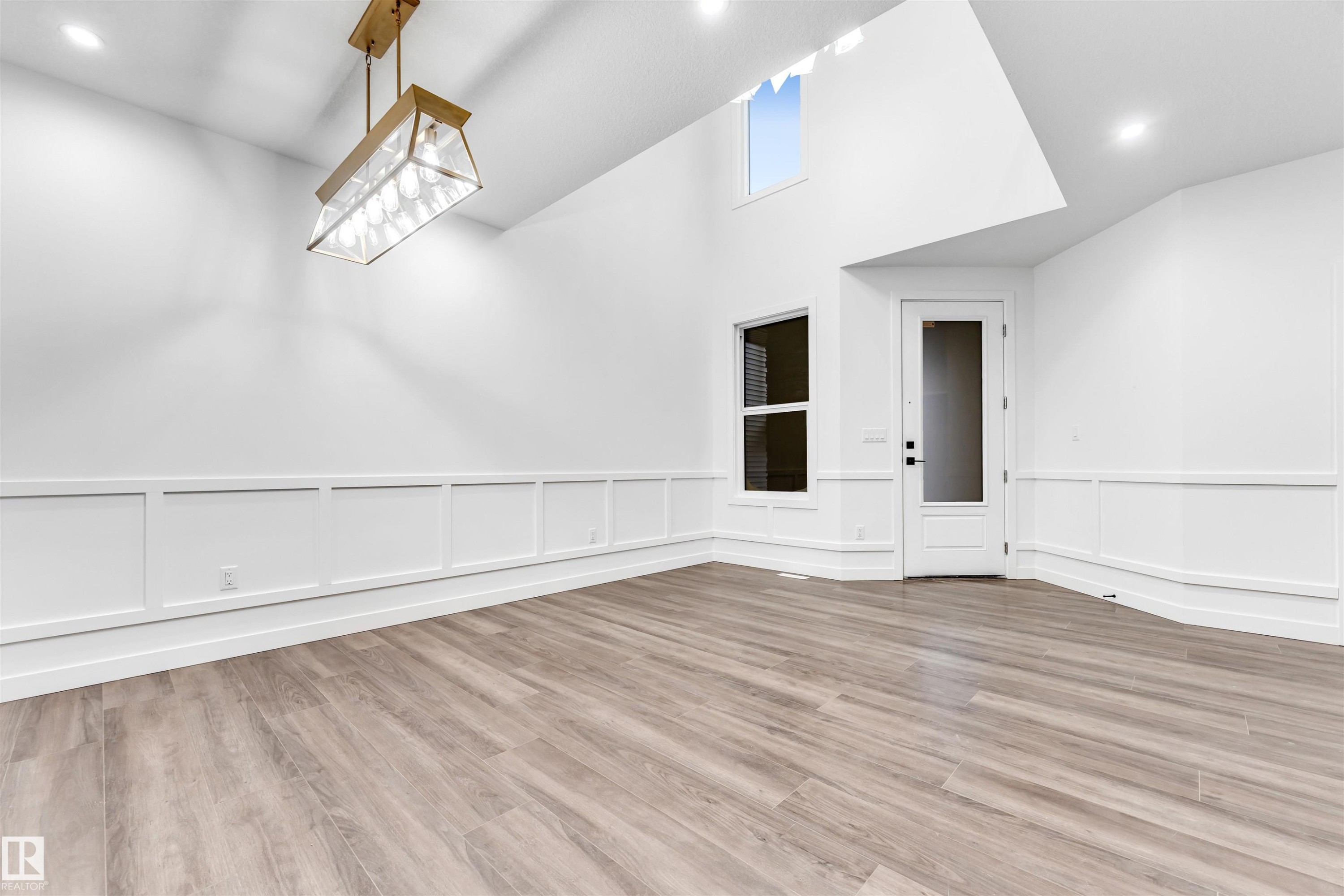 












136 Creekside Lane

,
Leduc,




AB
T9E 1T1

