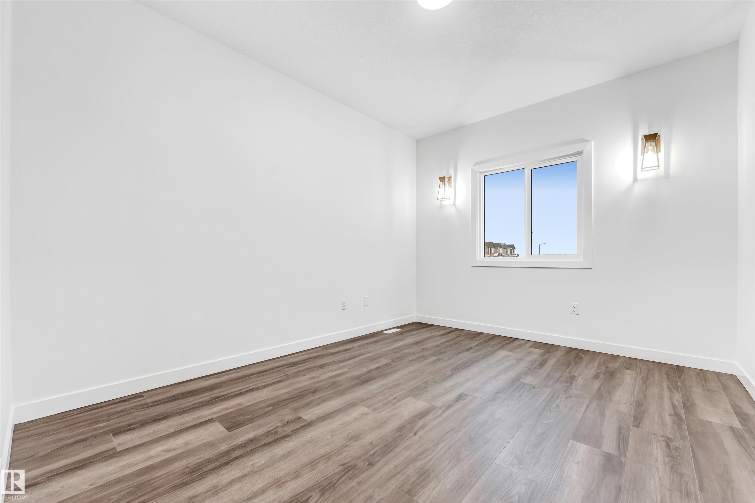 












136 Creekside Lane

,
Leduc,




AB
T9E 1T1

