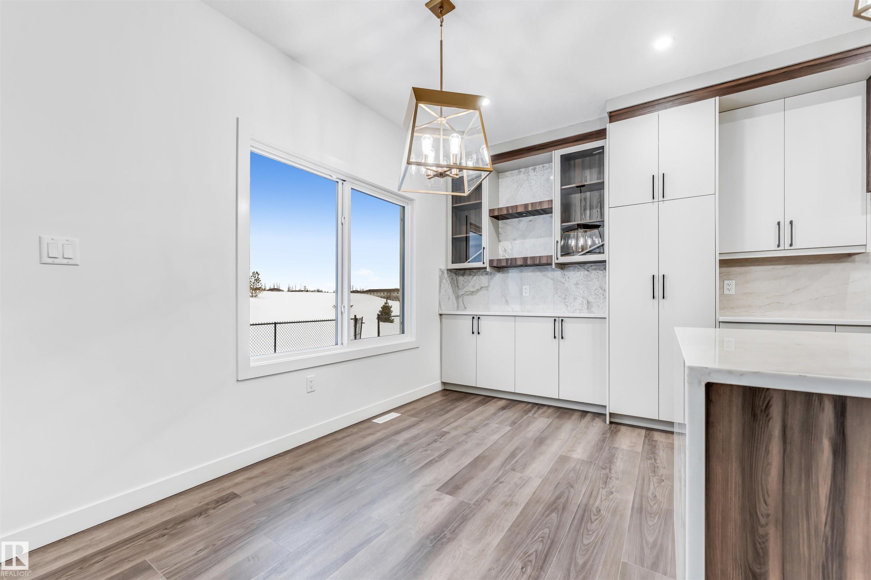 












136 Creekside Lane

,
Leduc,




AB
T9E 1T1

