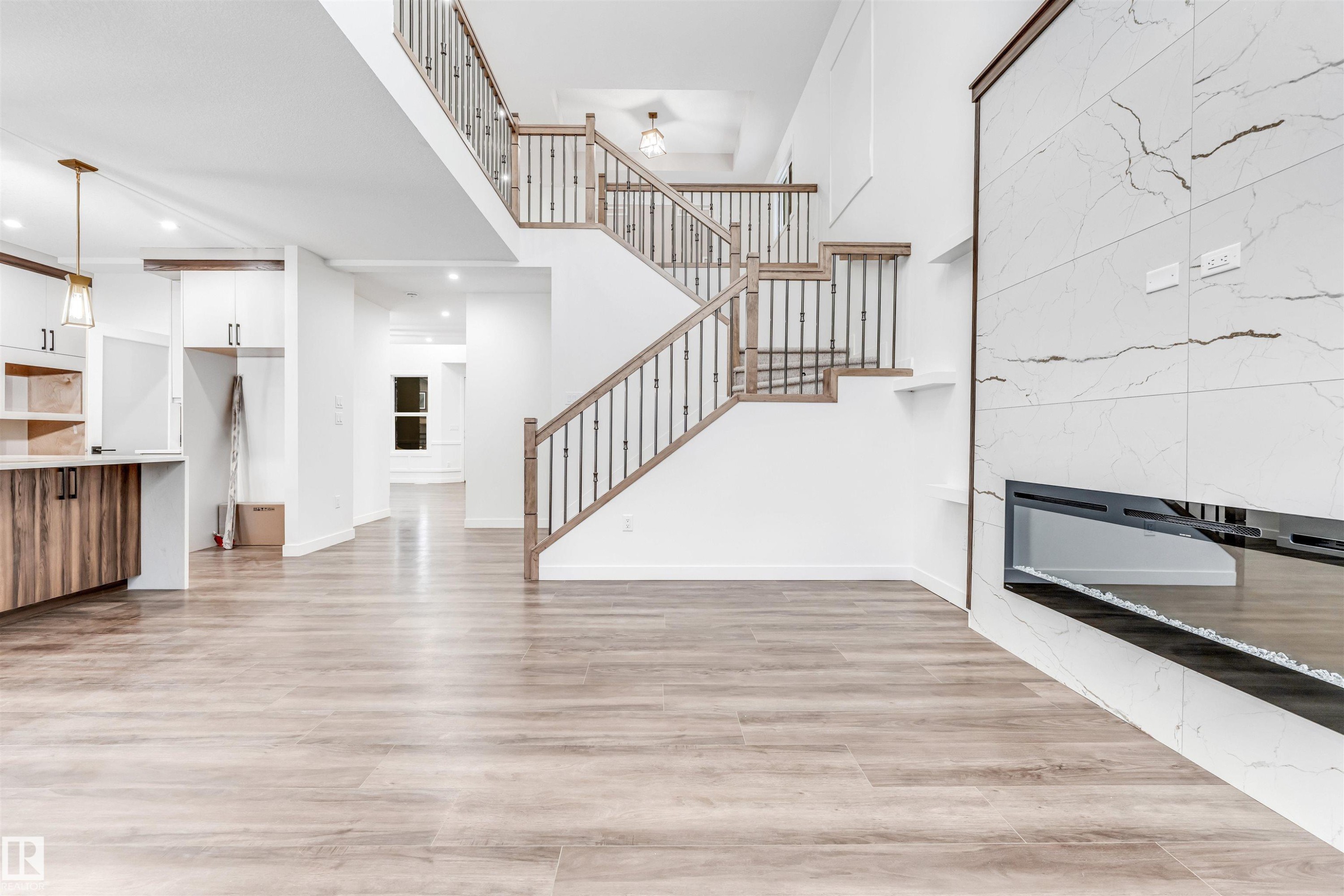 












136 Creekside Lane

,
Leduc,




AB
T9E 1T1

