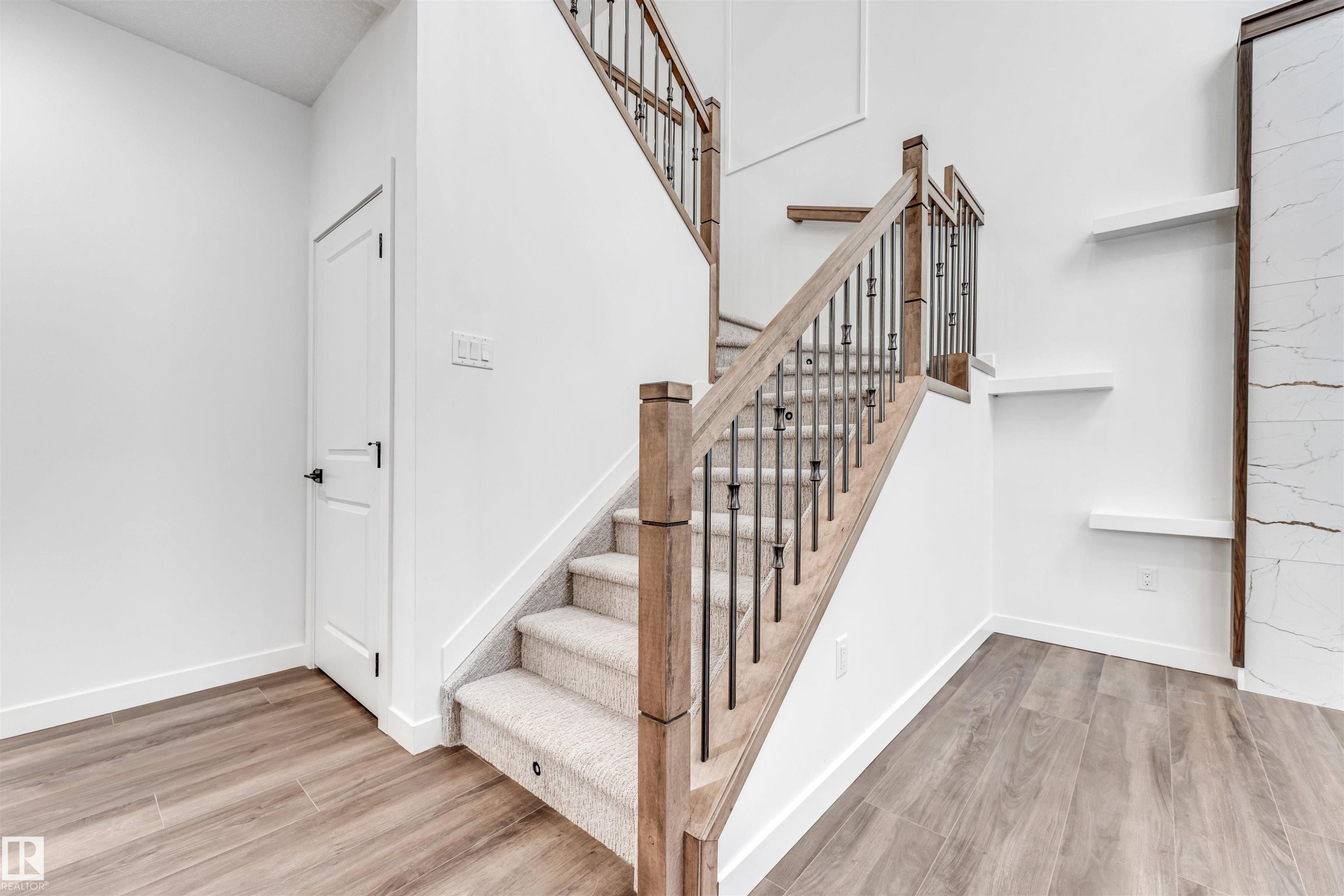 












136 Creekside Lane

,
Leduc,




AB
T9E 1T1

