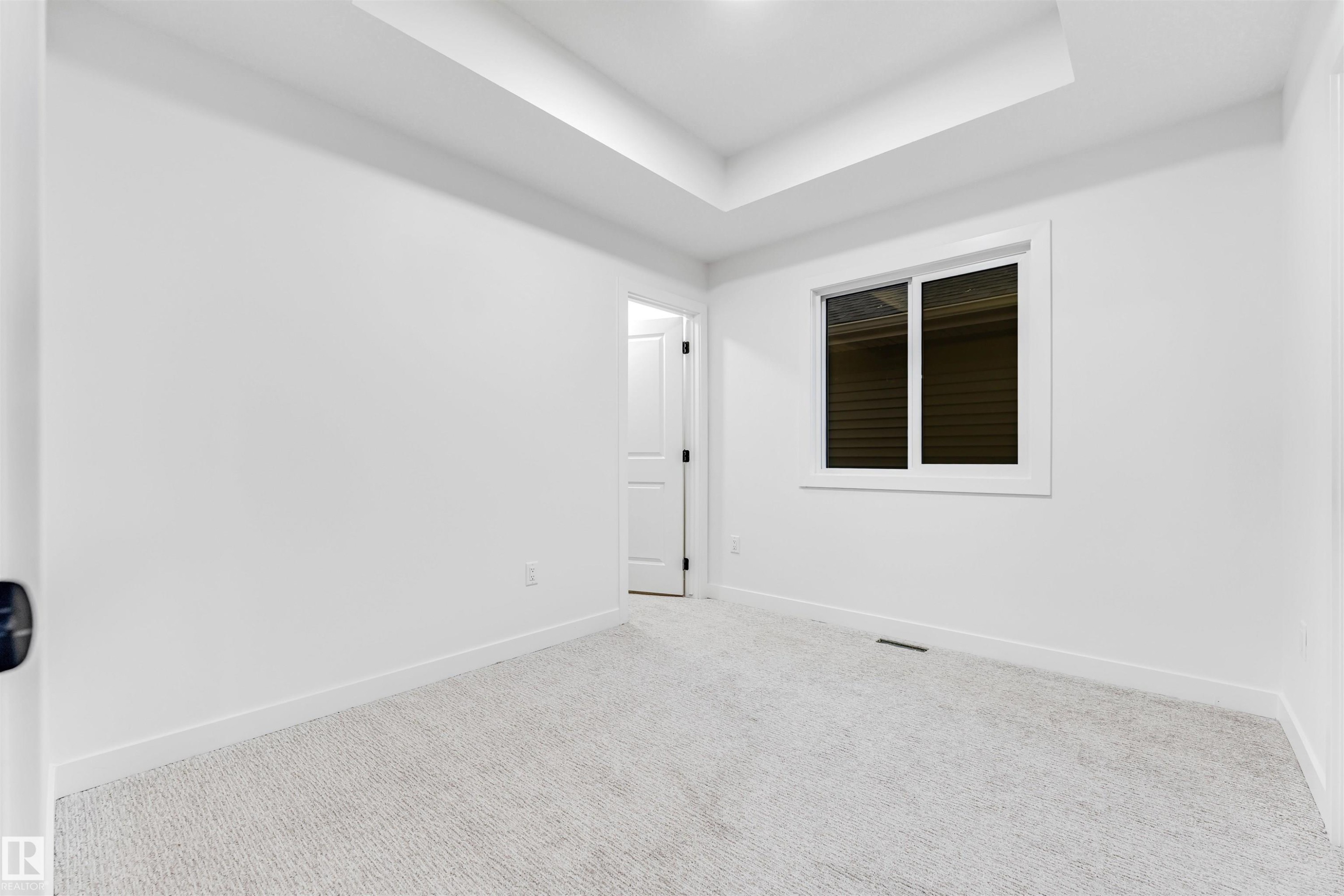 












136 Creekside Lane

,
Leduc,




AB
T9E 1T1

