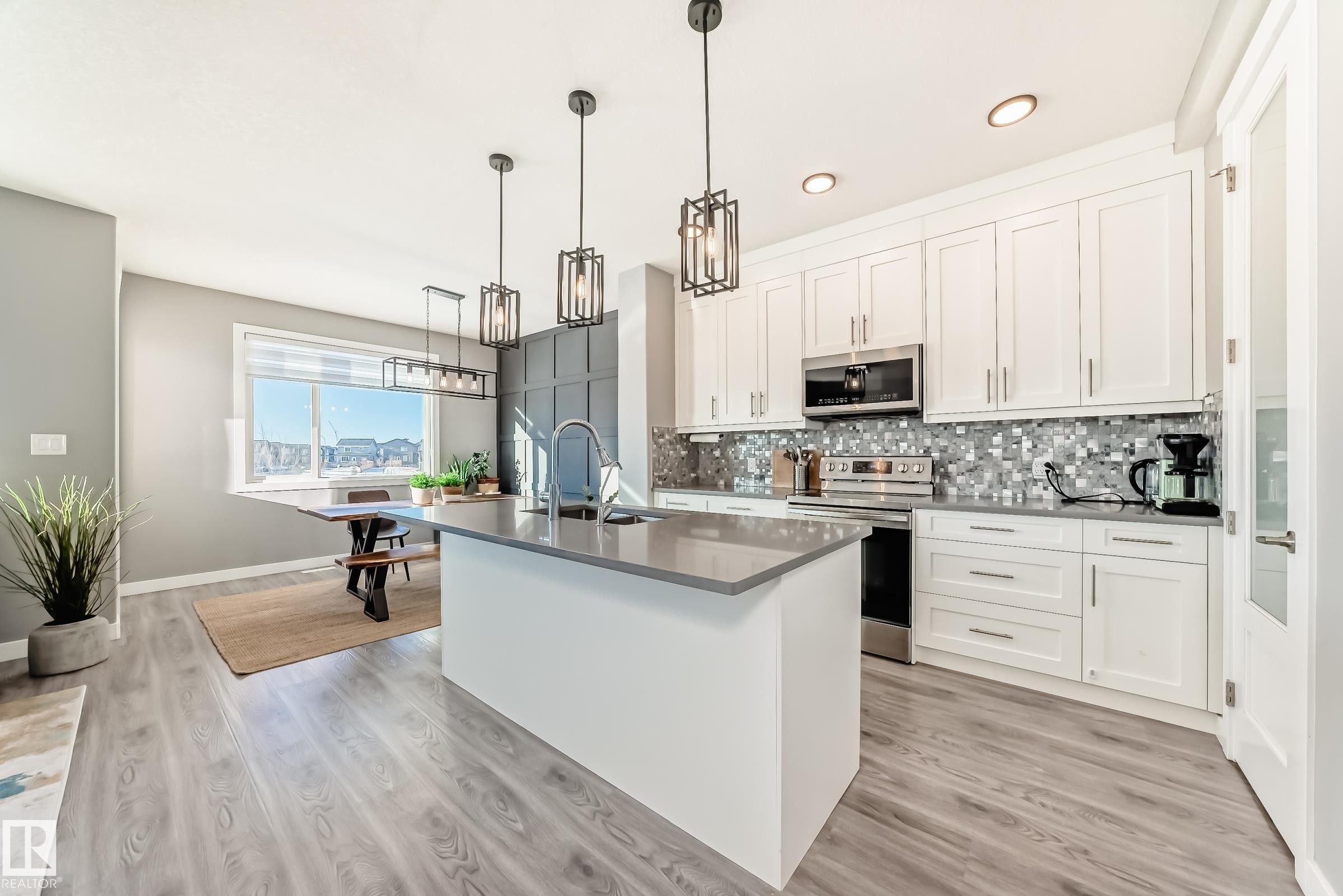 












154 ASTON Bend

,
Leduc,




AB
T9E 1L9

