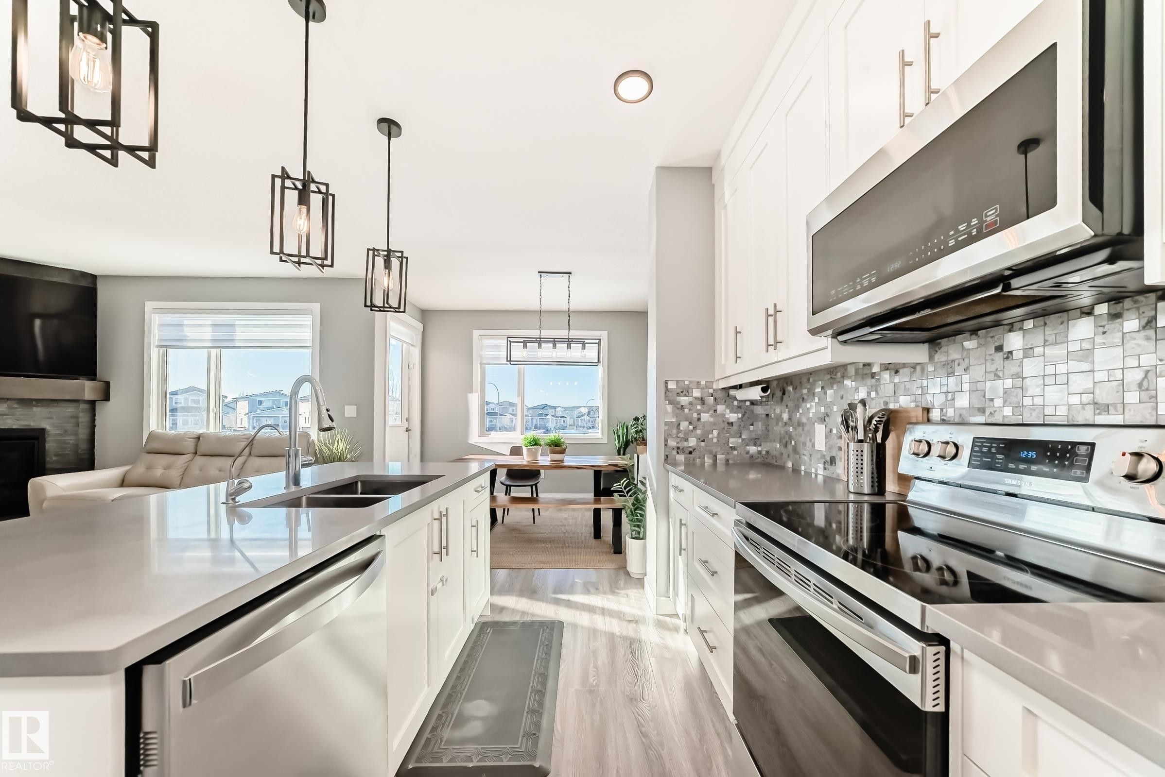 












154 ASTON Bend

,
Leduc,




AB
T9E 1L9

