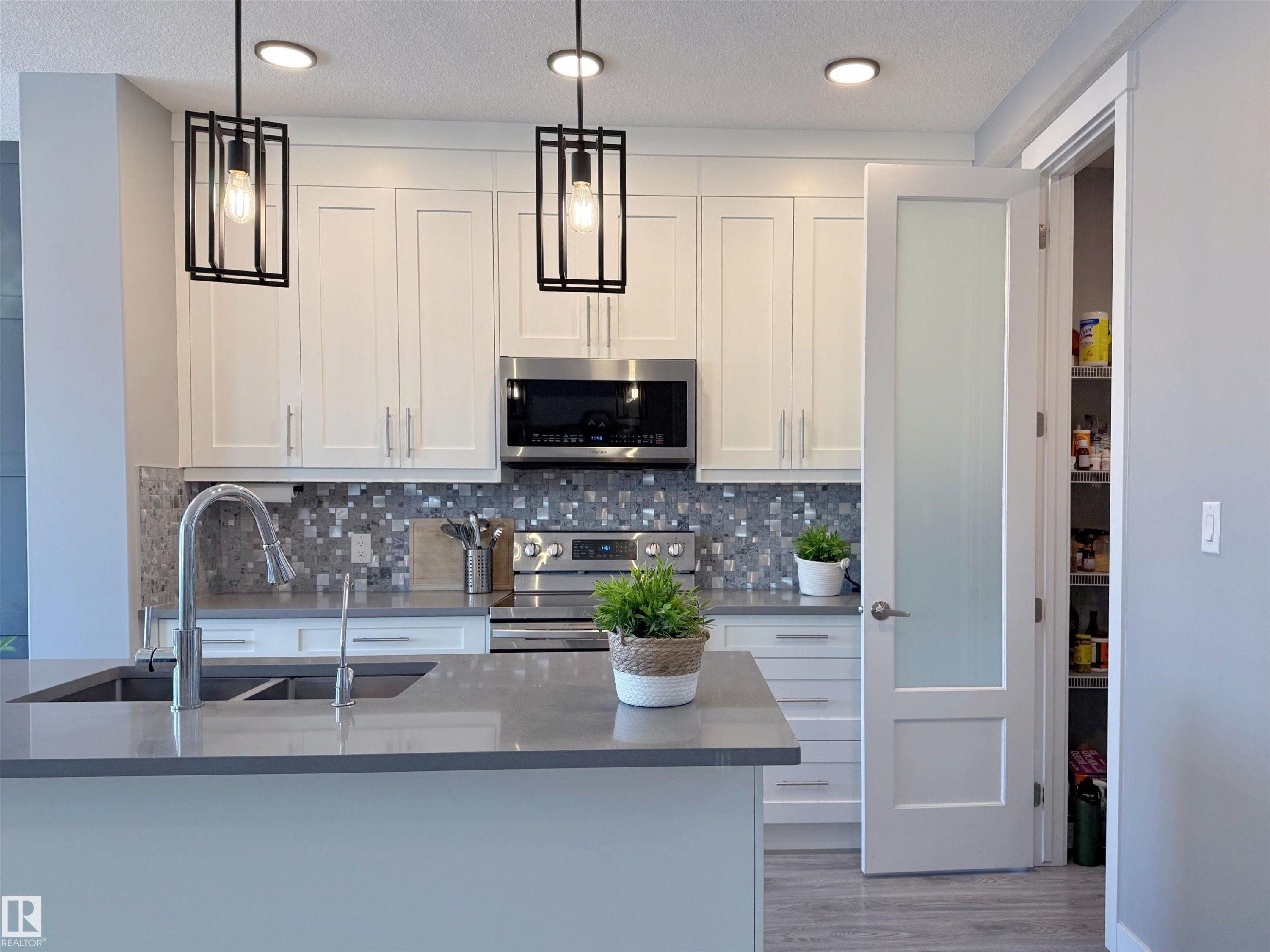 












154 ASTON Bend

,
Leduc,




AB
T9E 1L9

