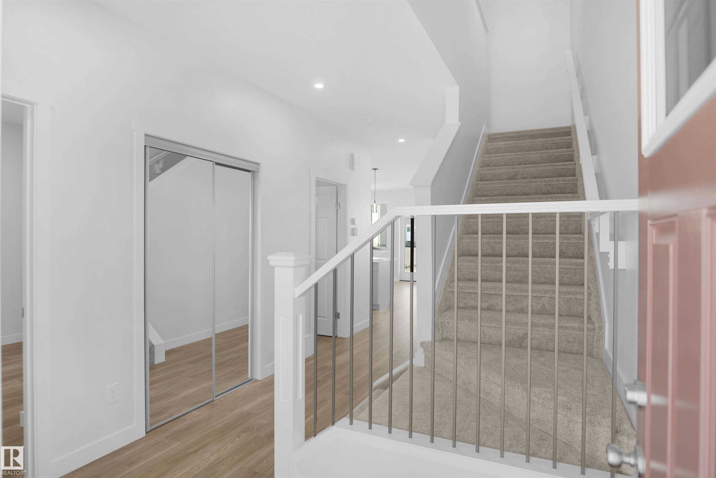 












17628 4 Street

,
Edmonton,




AB
T5Y 4E7

