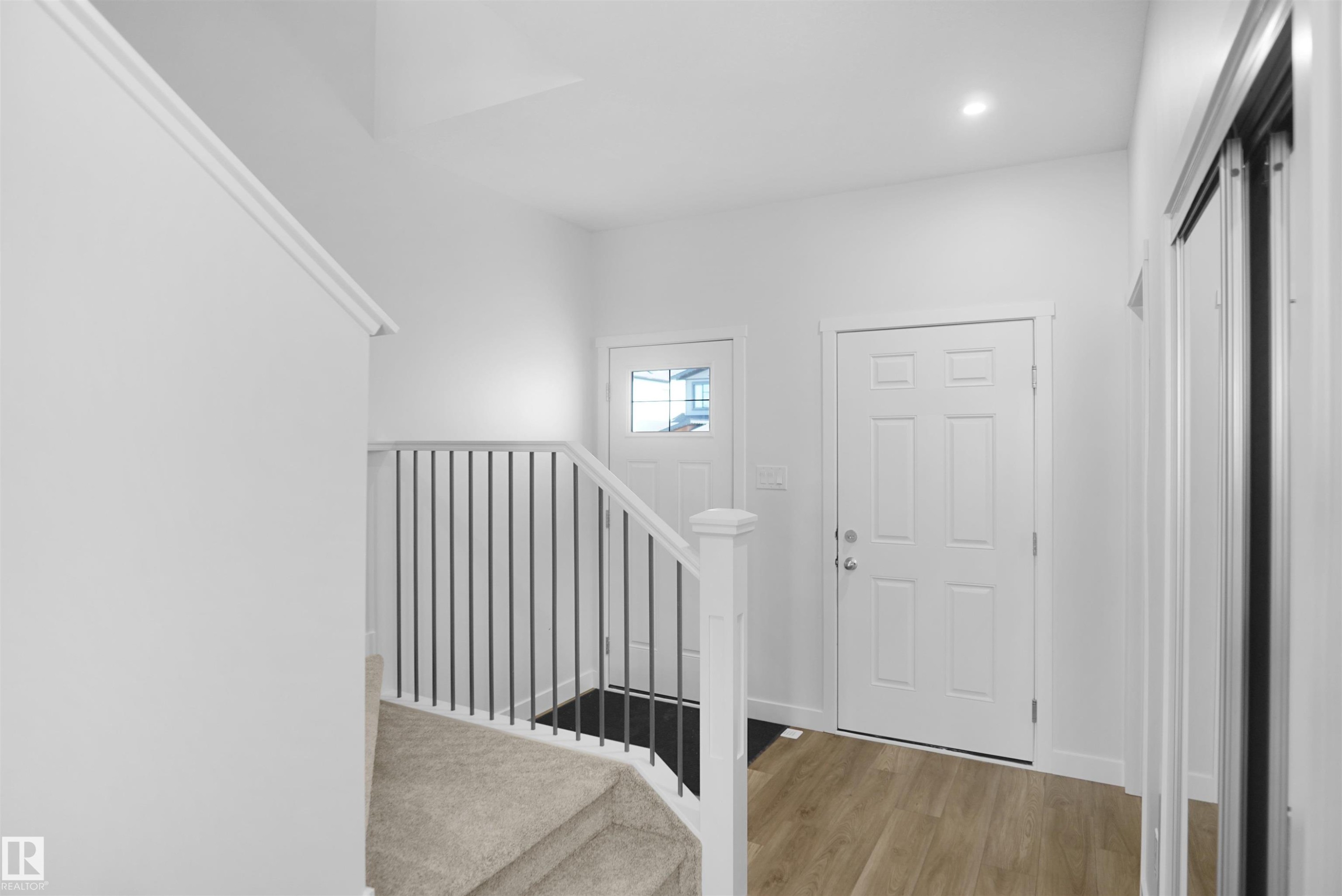 












17628 4 Street

,
Edmonton,




AB
T5Y 4E7

