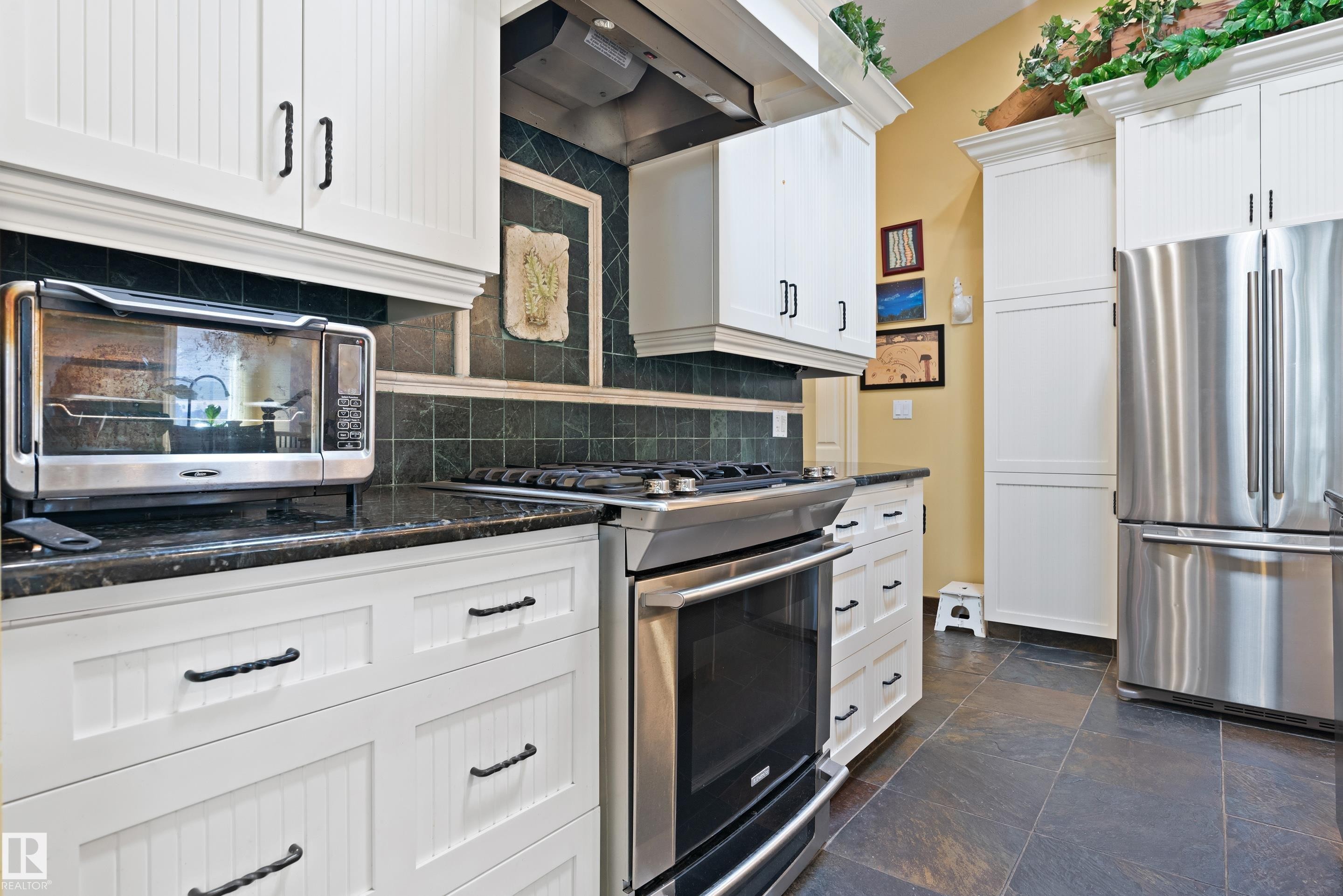 












5704 144 Street

,
Edmonton,




AB
T6H 4H4

