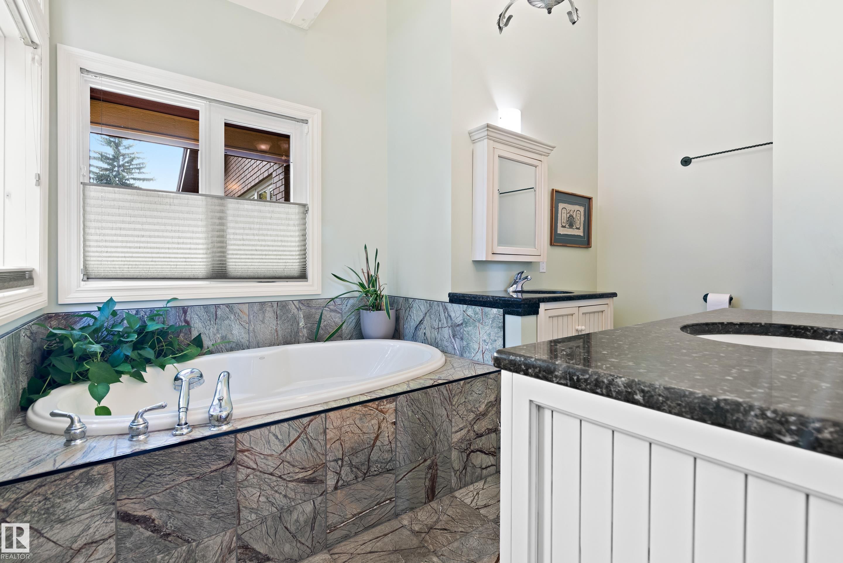 












5704 144 Street

,
Edmonton,




AB
T6H 4H4

