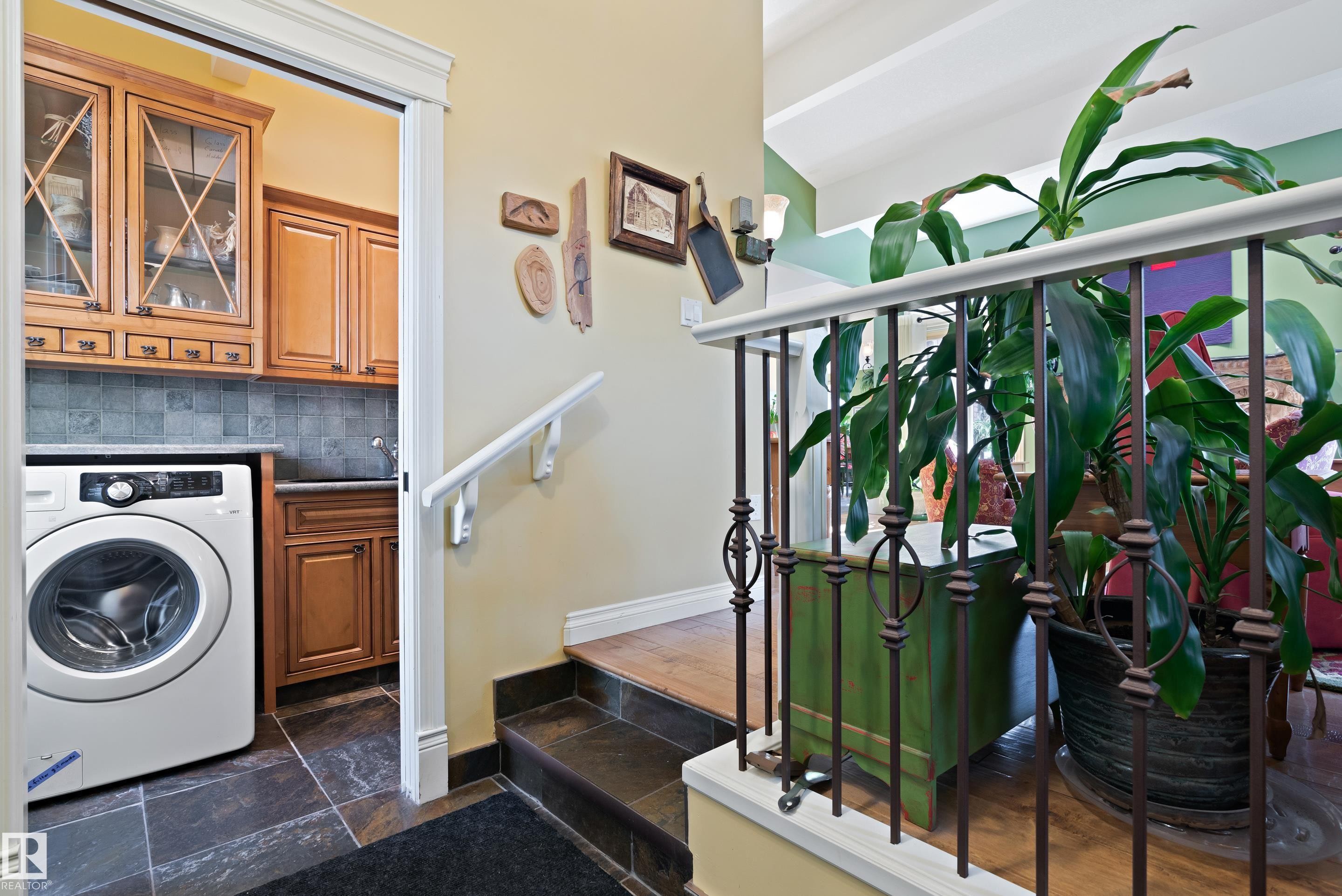 












5704 144 Street

,
Edmonton,




AB
T6H 4H4

