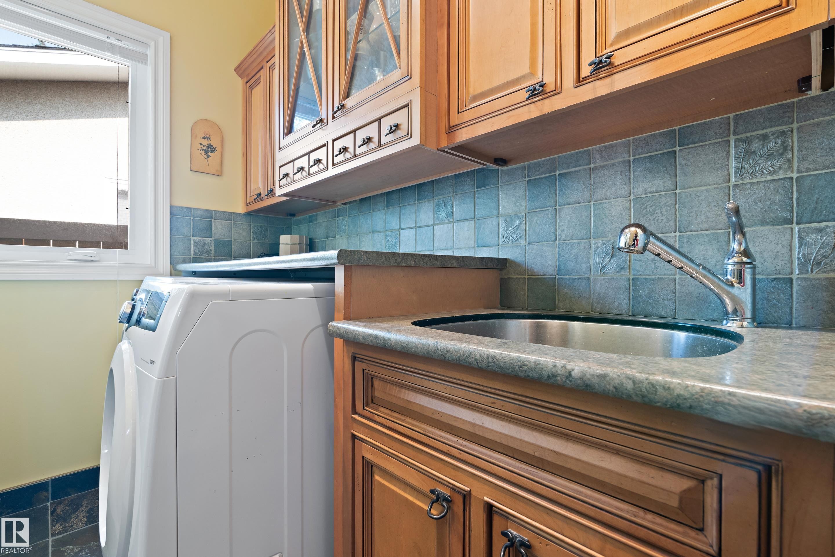 












5704 144 Street

,
Edmonton,




AB
T6H 4H4


