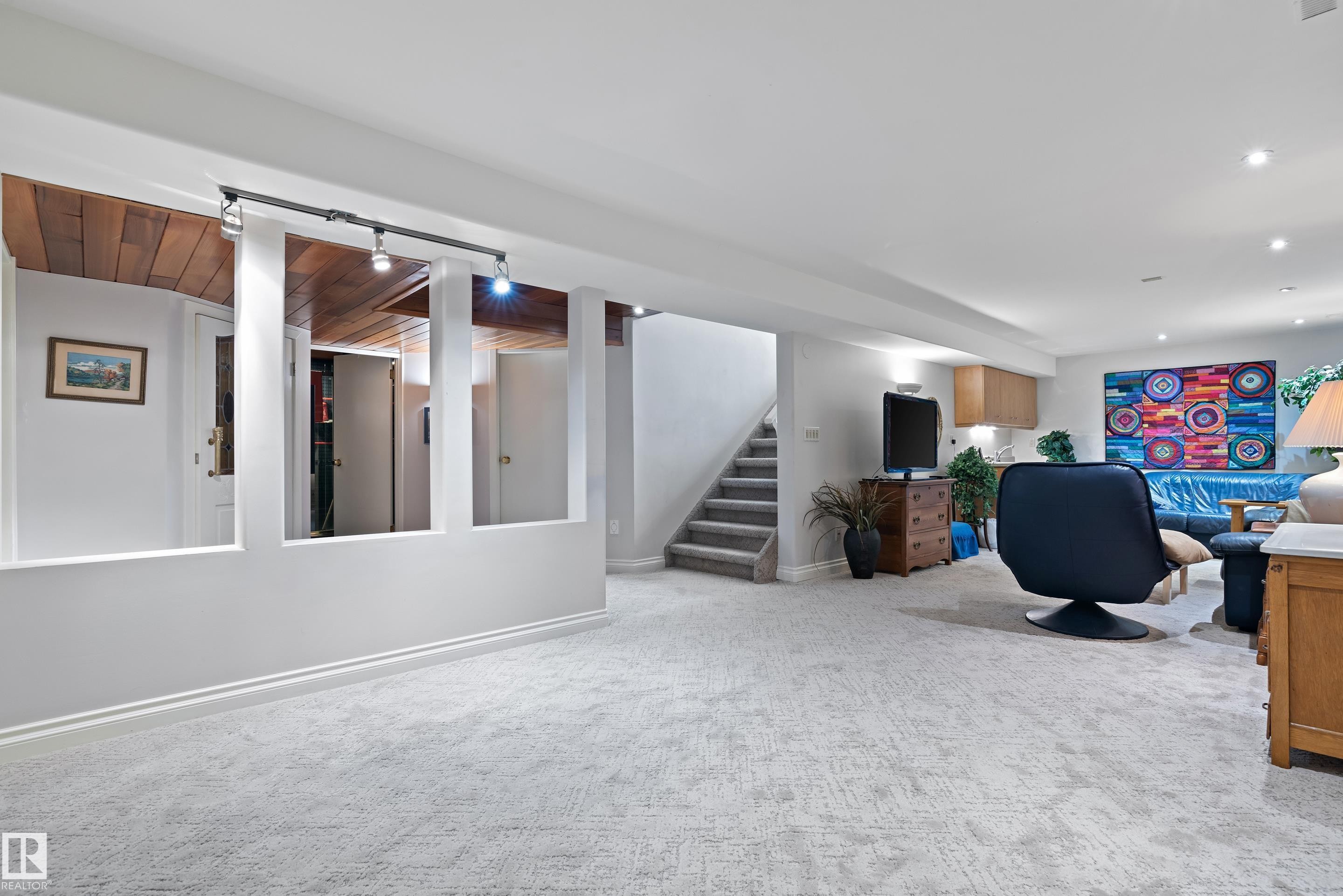 












5704 144 Street

,
Edmonton,




AB
T6H 4H4

