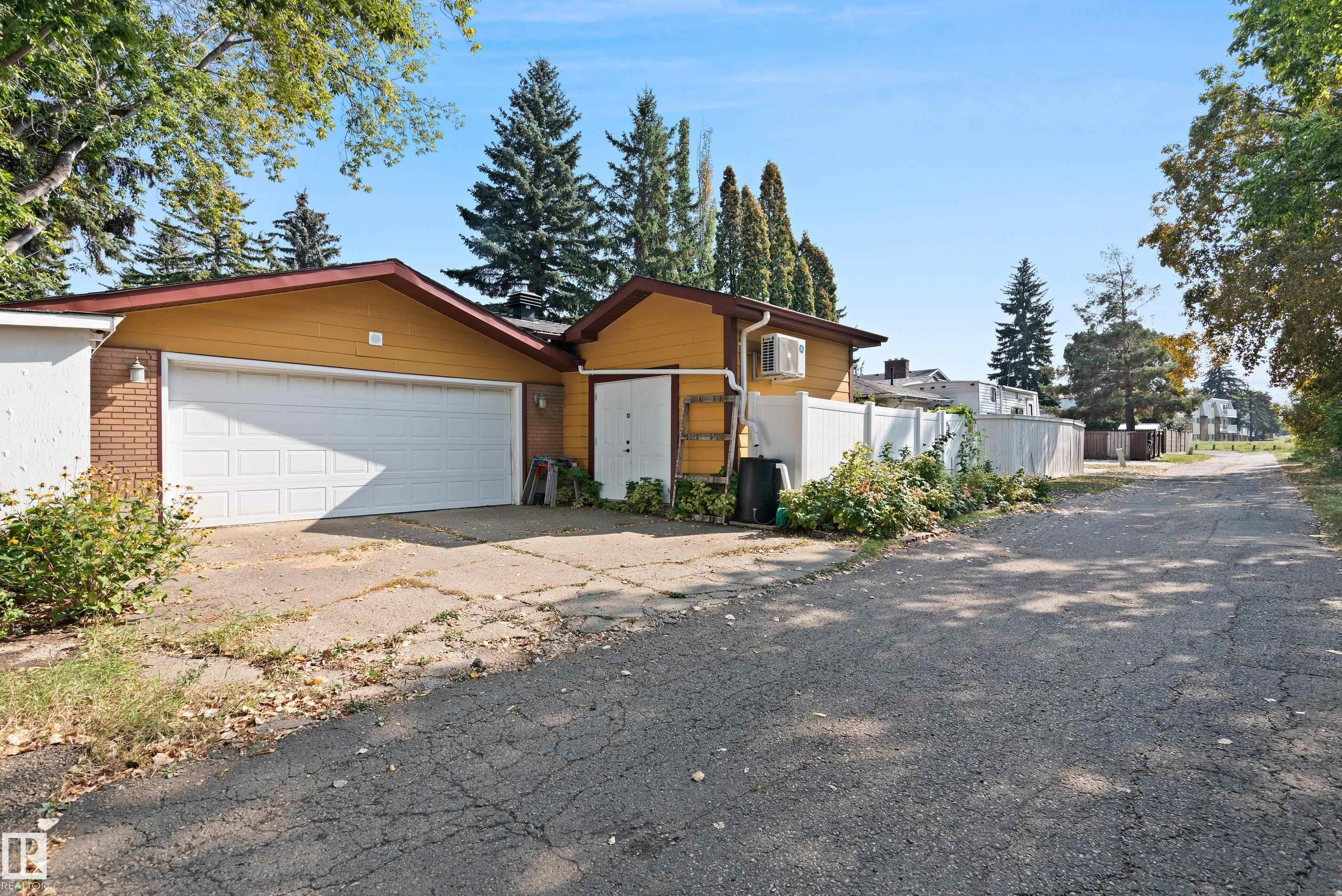 












5704 144 Street

,
Edmonton,




AB
T6H 4H4

