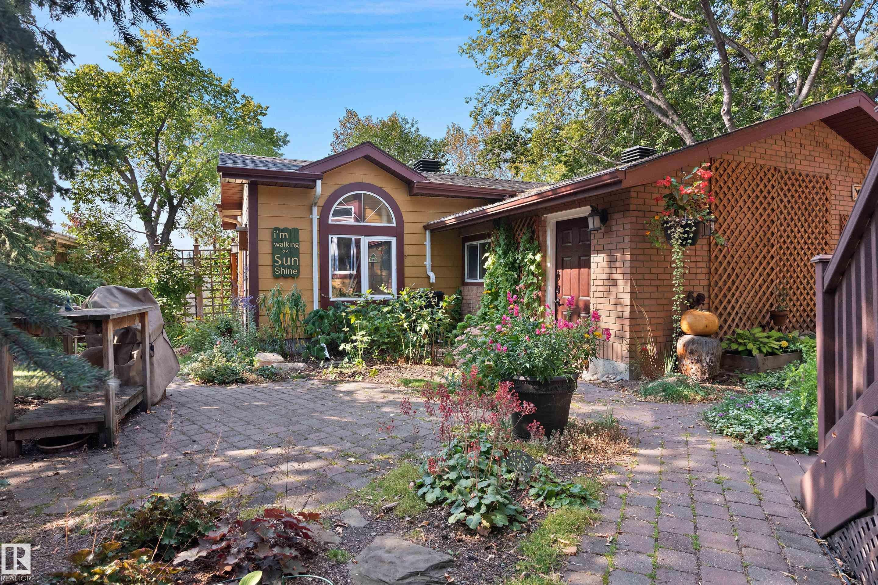 












5704 144 Street

,
Edmonton,




AB
T6H 4H4

