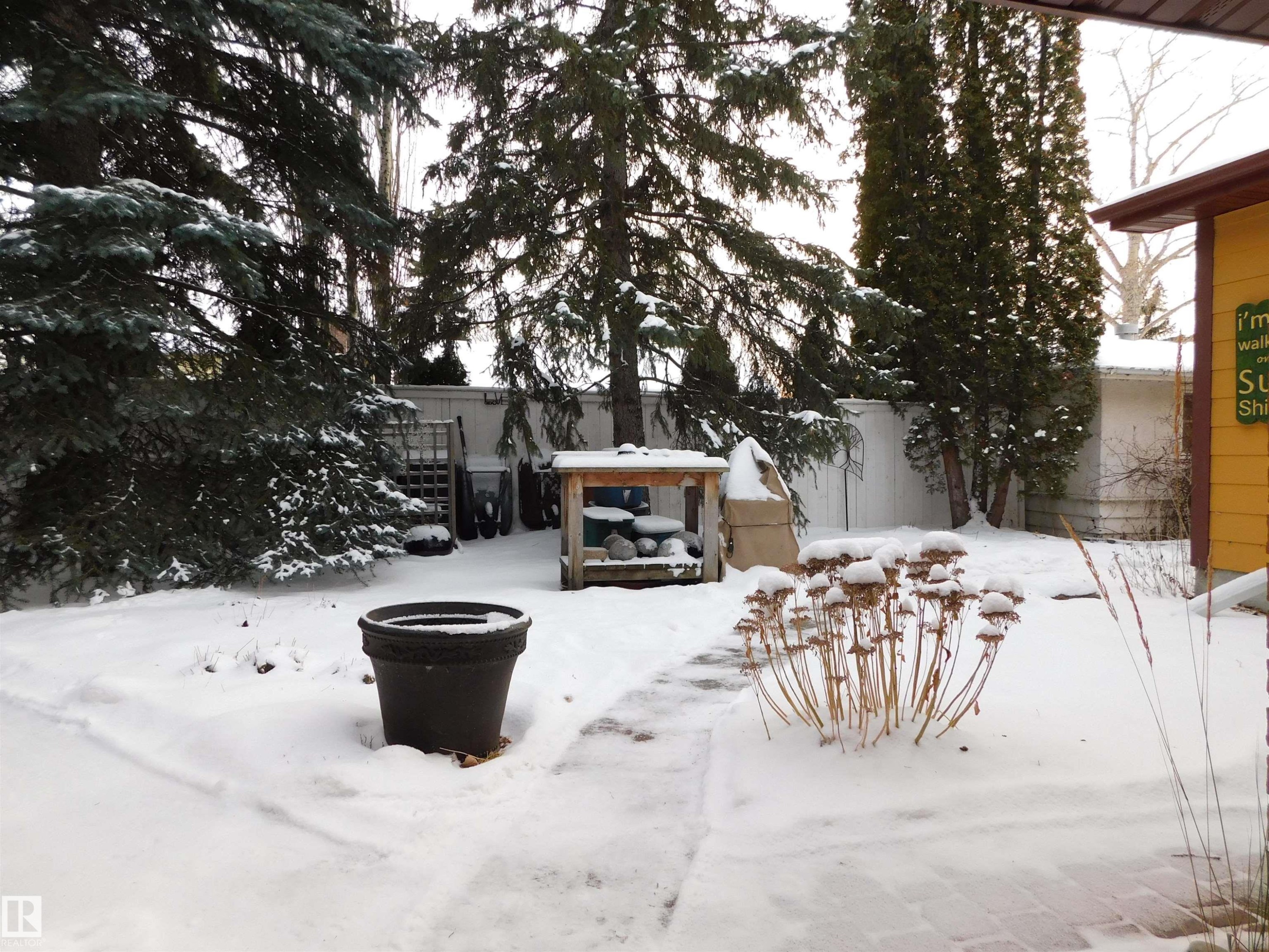 












5704 144 Street

,
Edmonton,




AB
T6H 4H4

