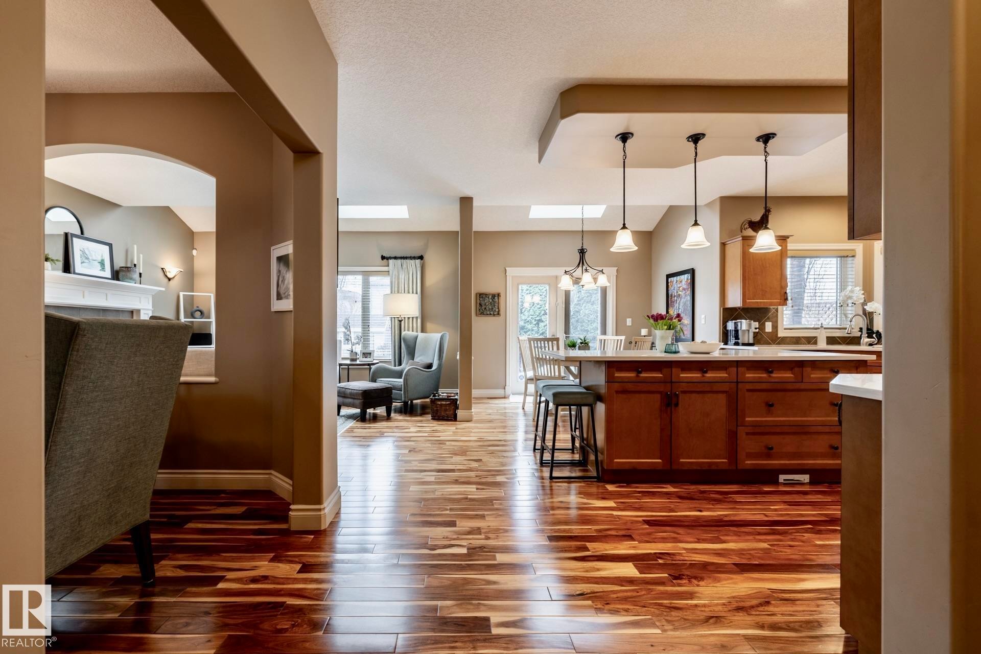 












4815 209 Street

,
Edmonton,




AB
T6M 3A4

