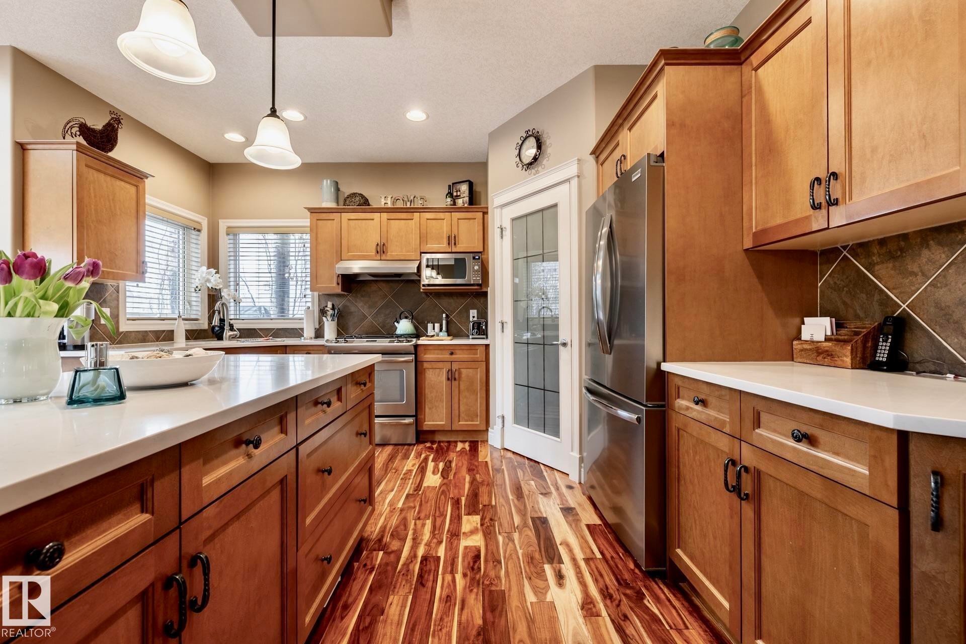 












4815 209 Street

,
Edmonton,




AB
T6M 3A4

