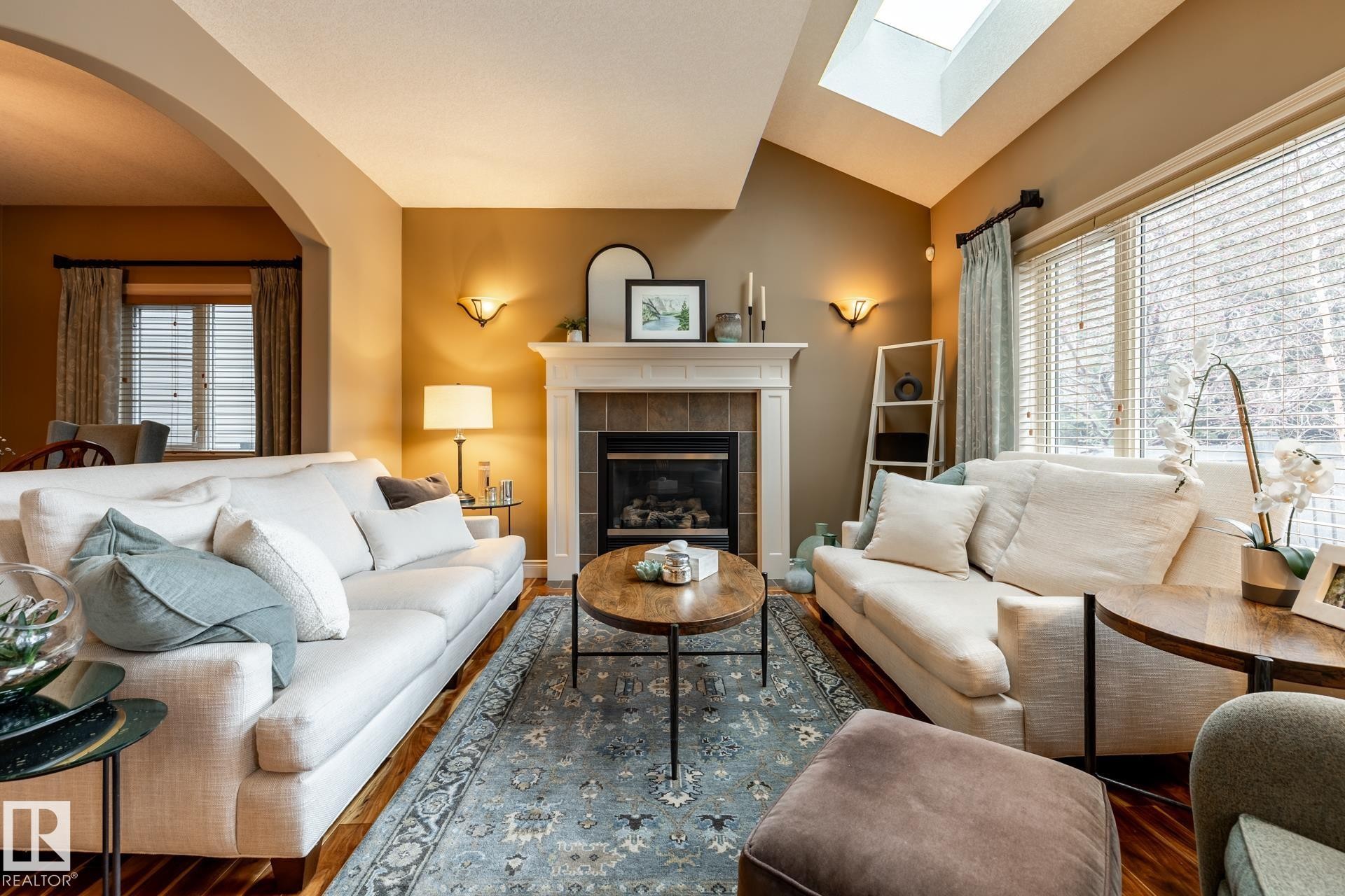 












4815 209 Street

,
Edmonton,




AB
T6M 3A4

