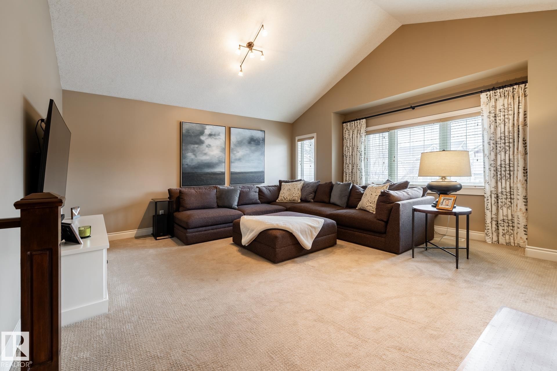 












4815 209 Street

,
Edmonton,




AB
T6M 3A4

