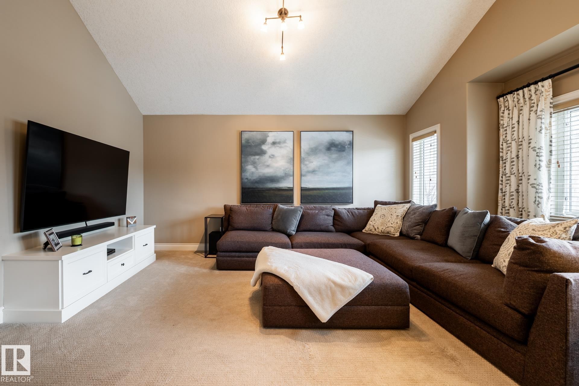 












4815 209 Street

,
Edmonton,




AB
T6M 3A4

