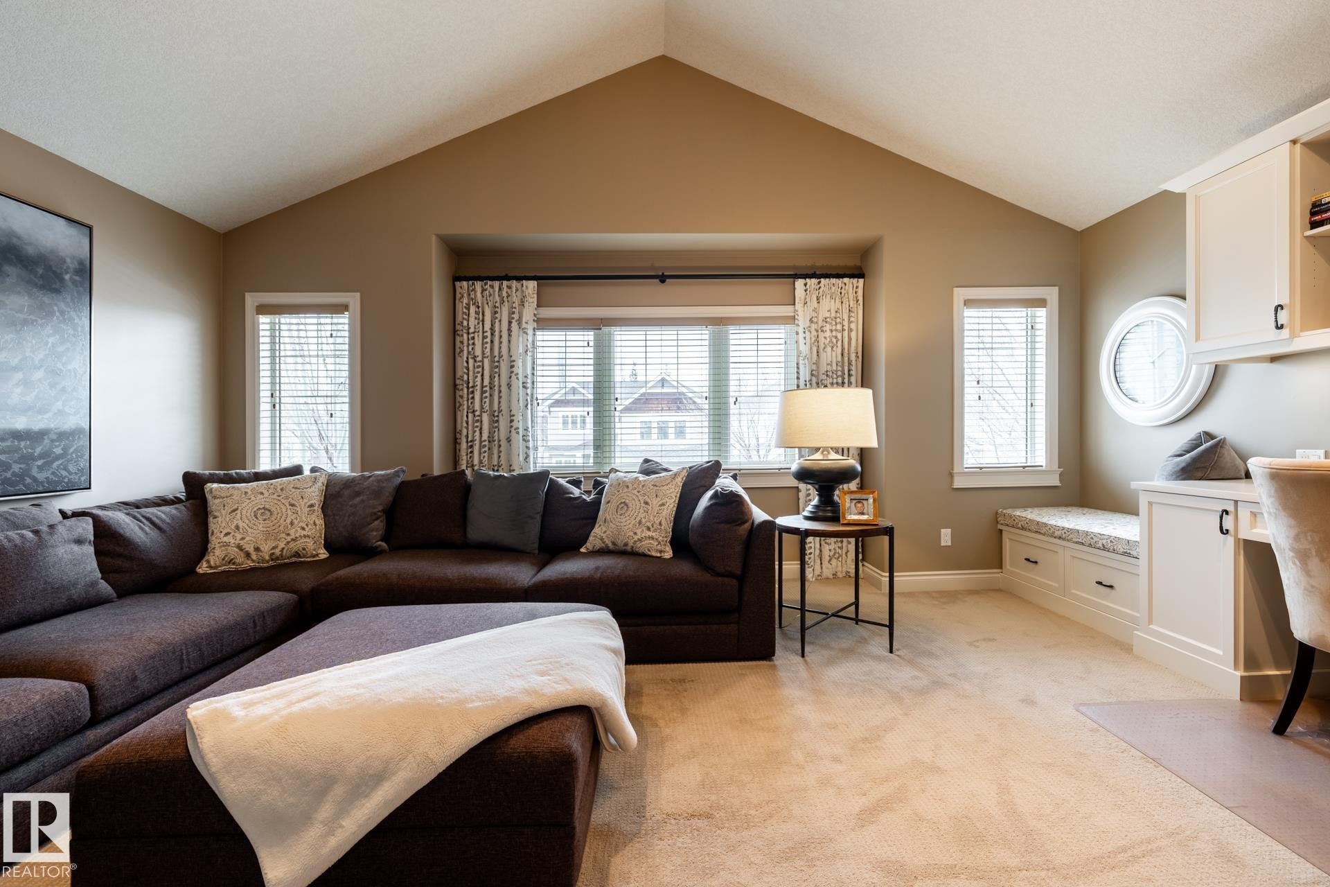 












4815 209 Street

,
Edmonton,




AB
T6M 3A4

