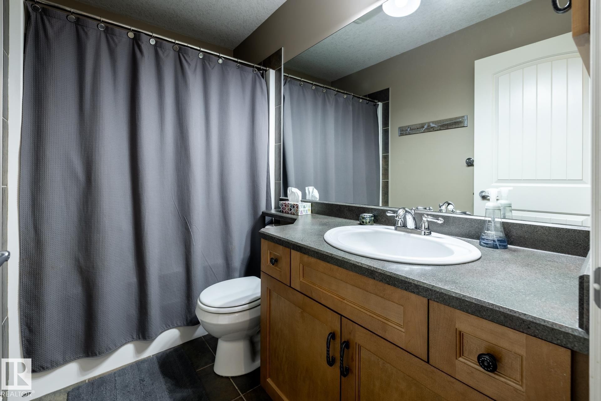 












4815 209 Street

,
Edmonton,




AB
T6M 3A4

