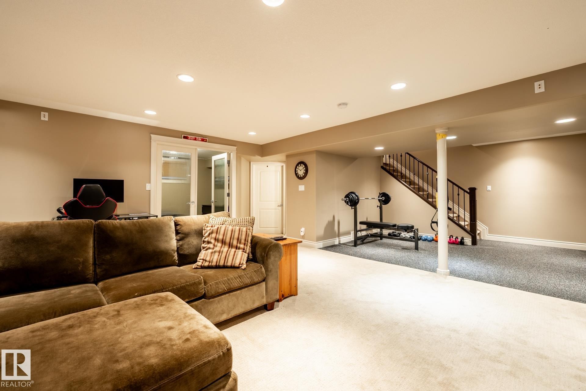 












4815 209 Street

,
Edmonton,




AB
T6M 3A4

