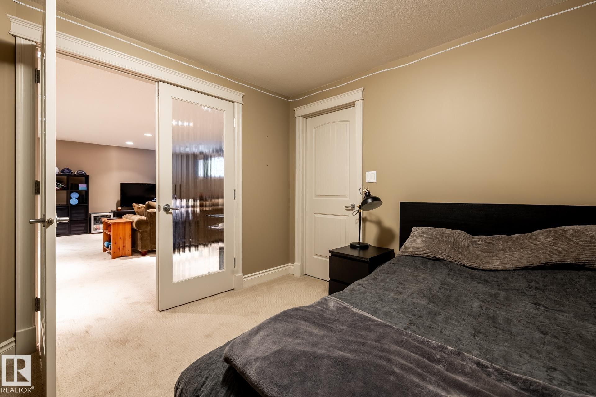 












4815 209 Street

,
Edmonton,




AB
T6M 3A4

