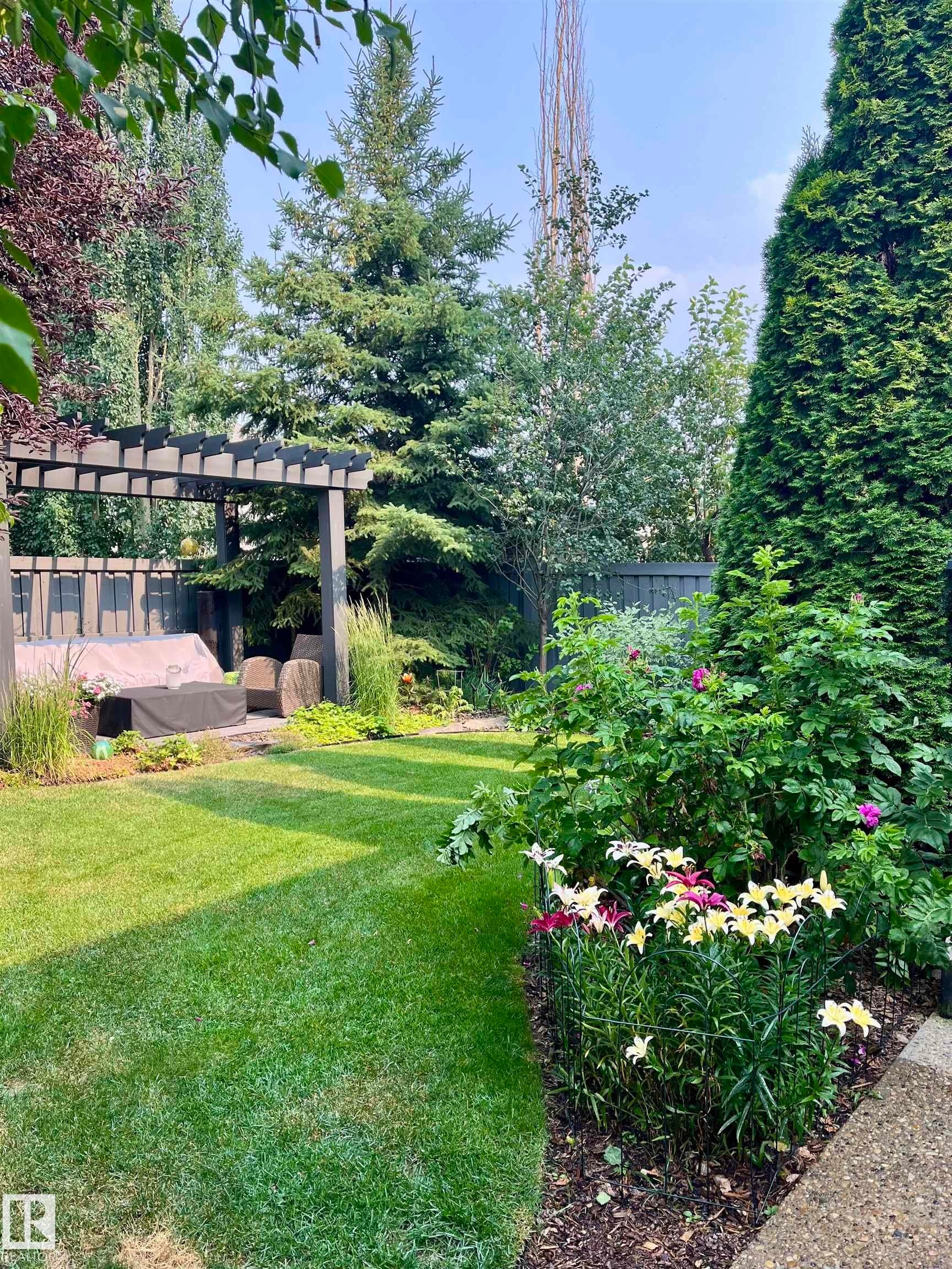 












4815 209 Street

,
Edmonton,




AB
T6M 3A4

