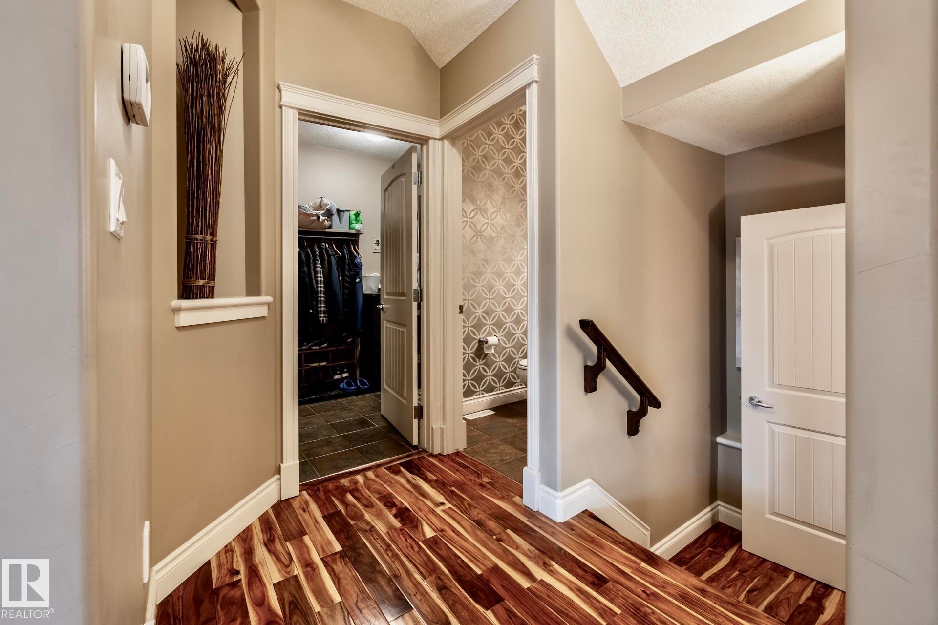 












4815 209 Street

,
Edmonton,




AB
T6M 3A4

