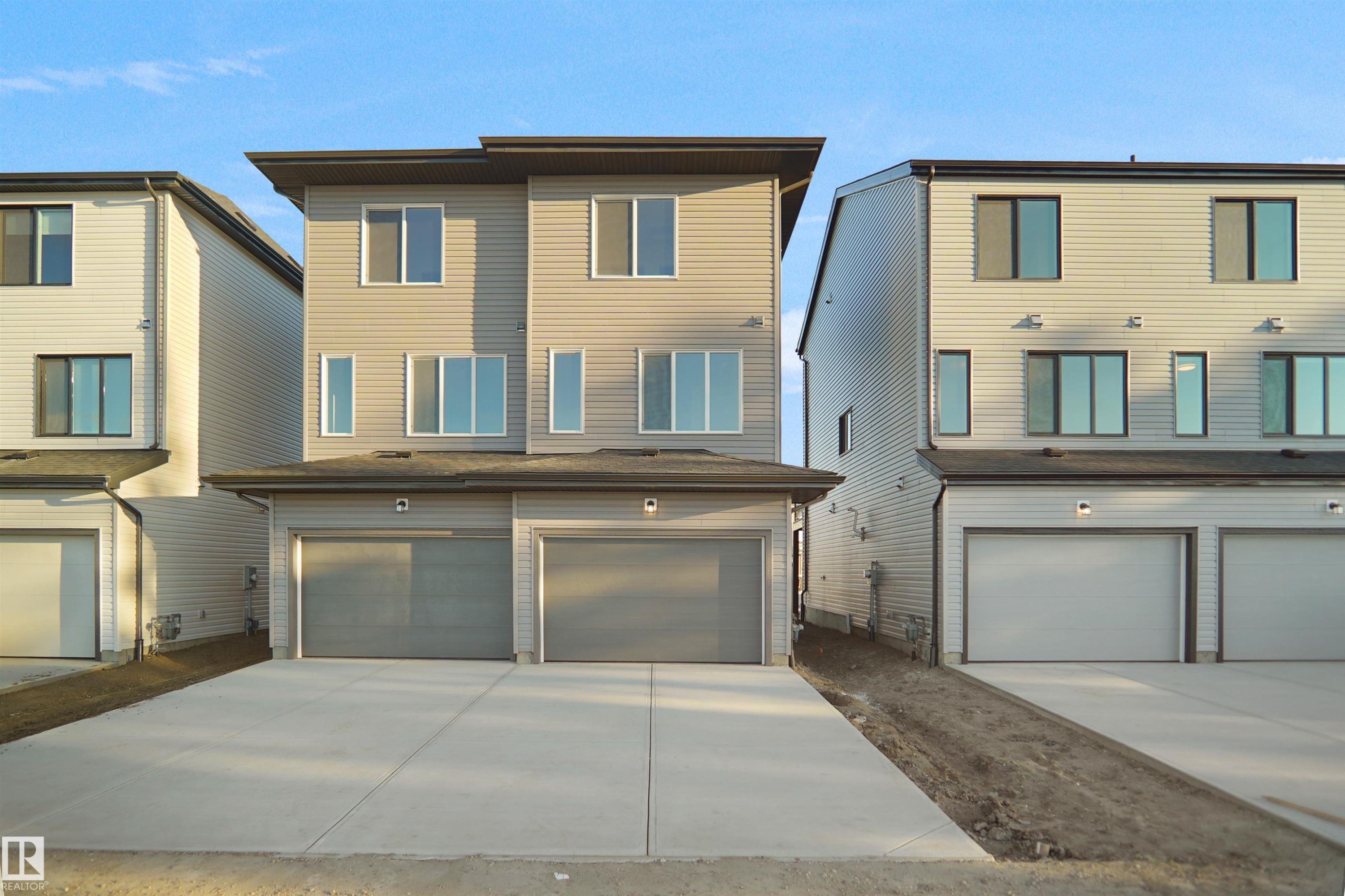 












938 19 Avenue

,
Edmonton,




AB
T6T 1J1

