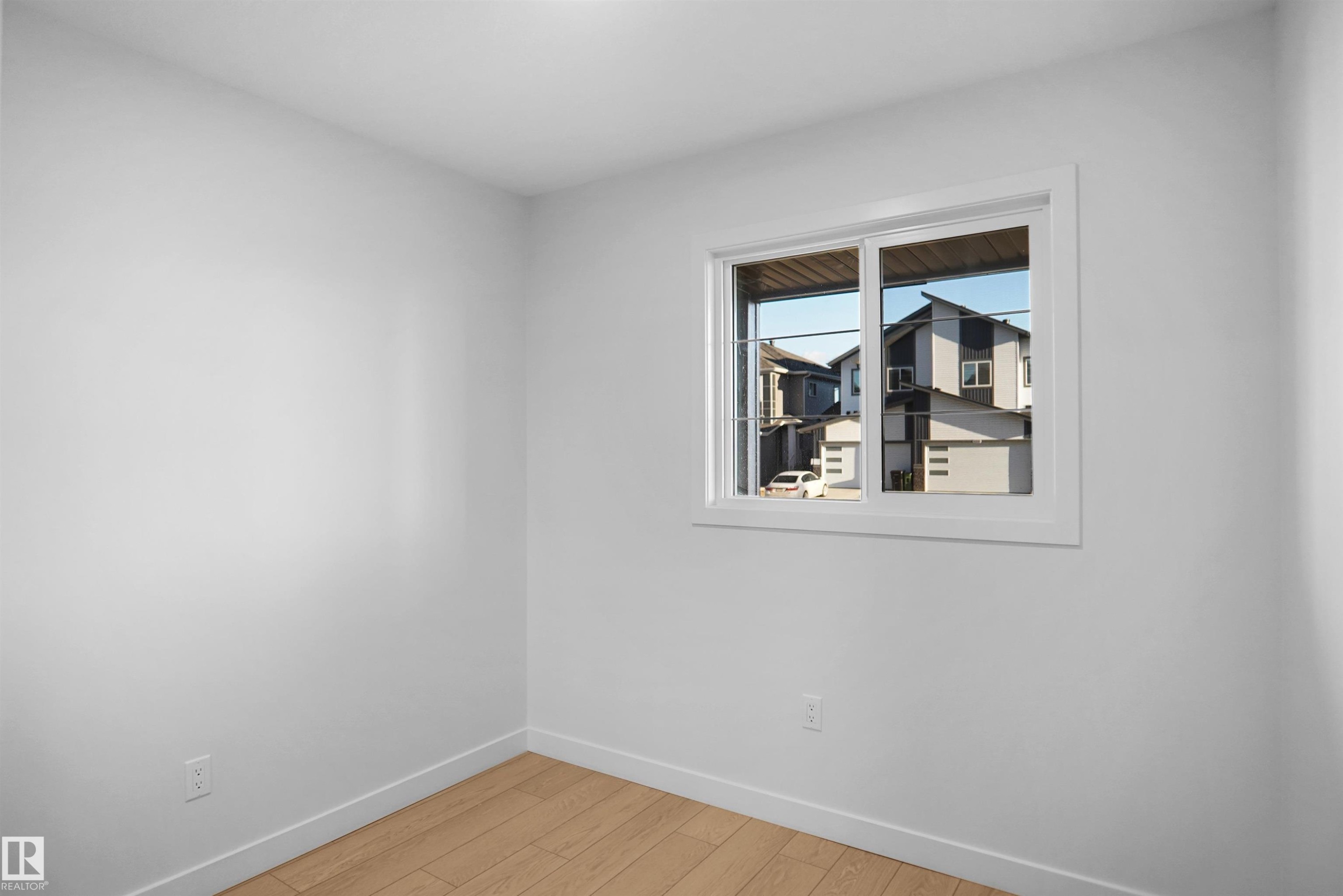 












938 19 Avenue

,
Edmonton,




AB
T6T 1J1

