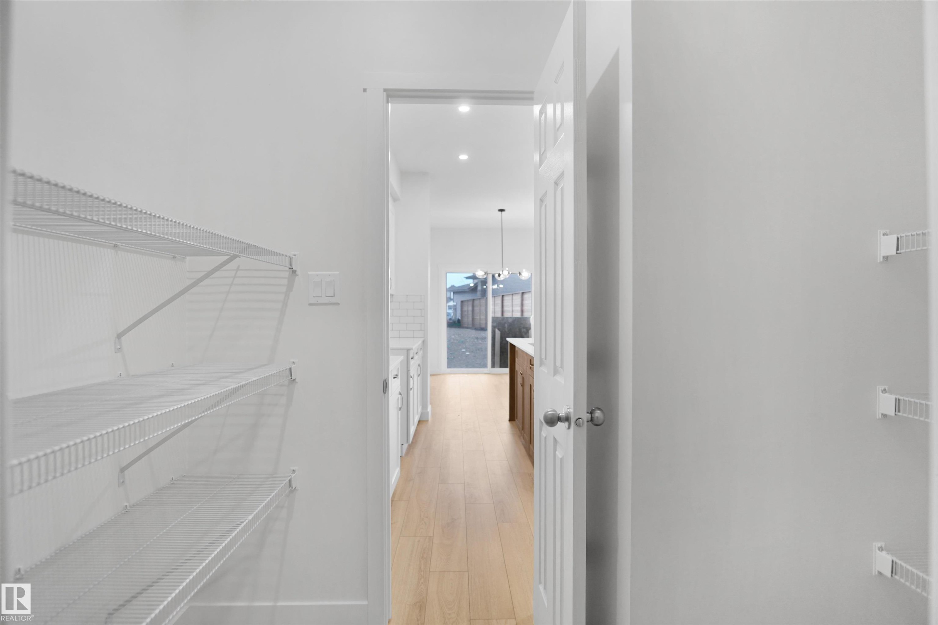 












3412 122 Street

,
Edmonton,




AB
T6W 4S9

