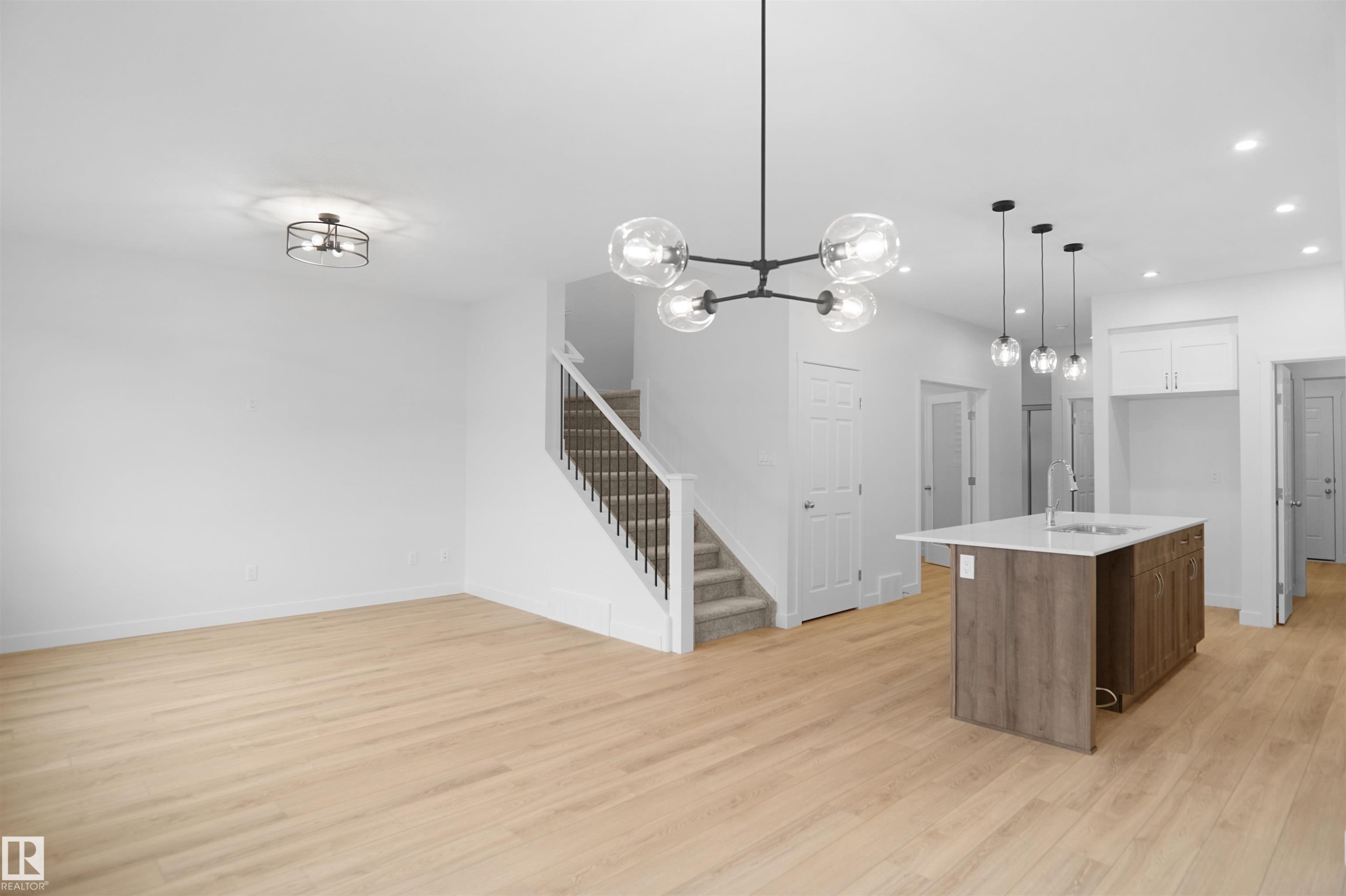 












3412 122 Street

,
Edmonton,




AB
T6W 4S9

