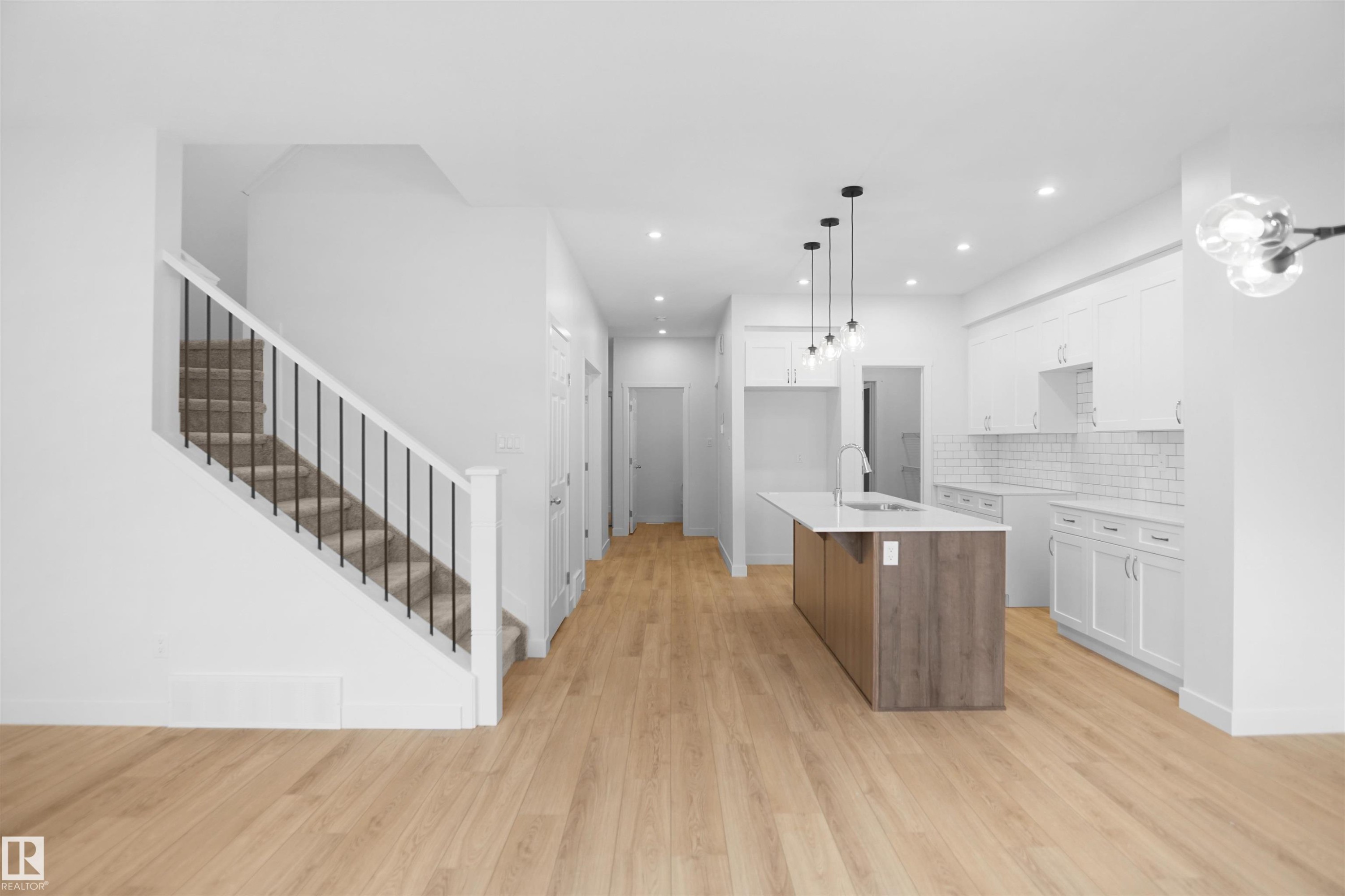 












3412 122 Street

,
Edmonton,




AB
T6W 4S9

