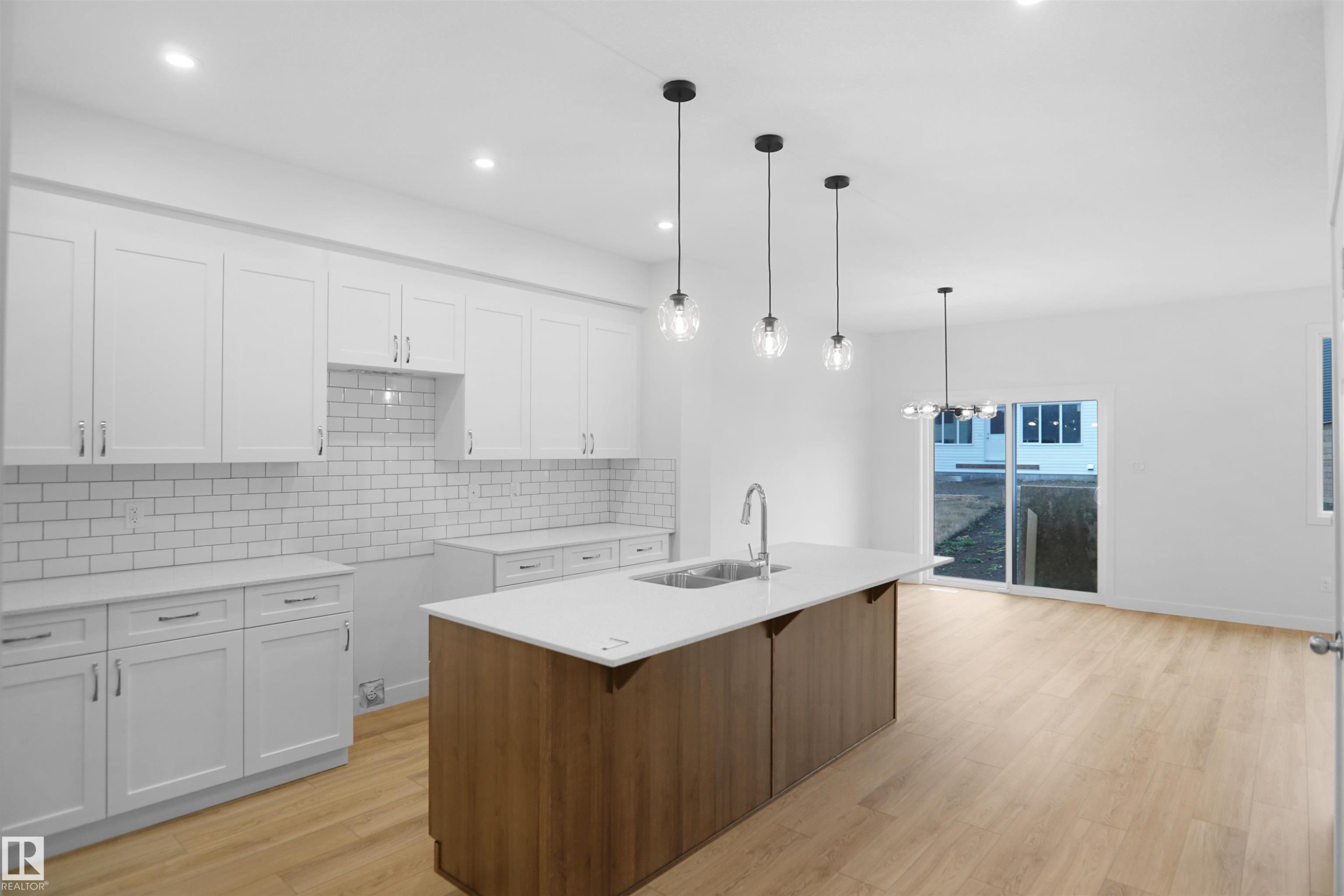 












3412 122 Street

,
Edmonton,




AB
T6W 4S9

