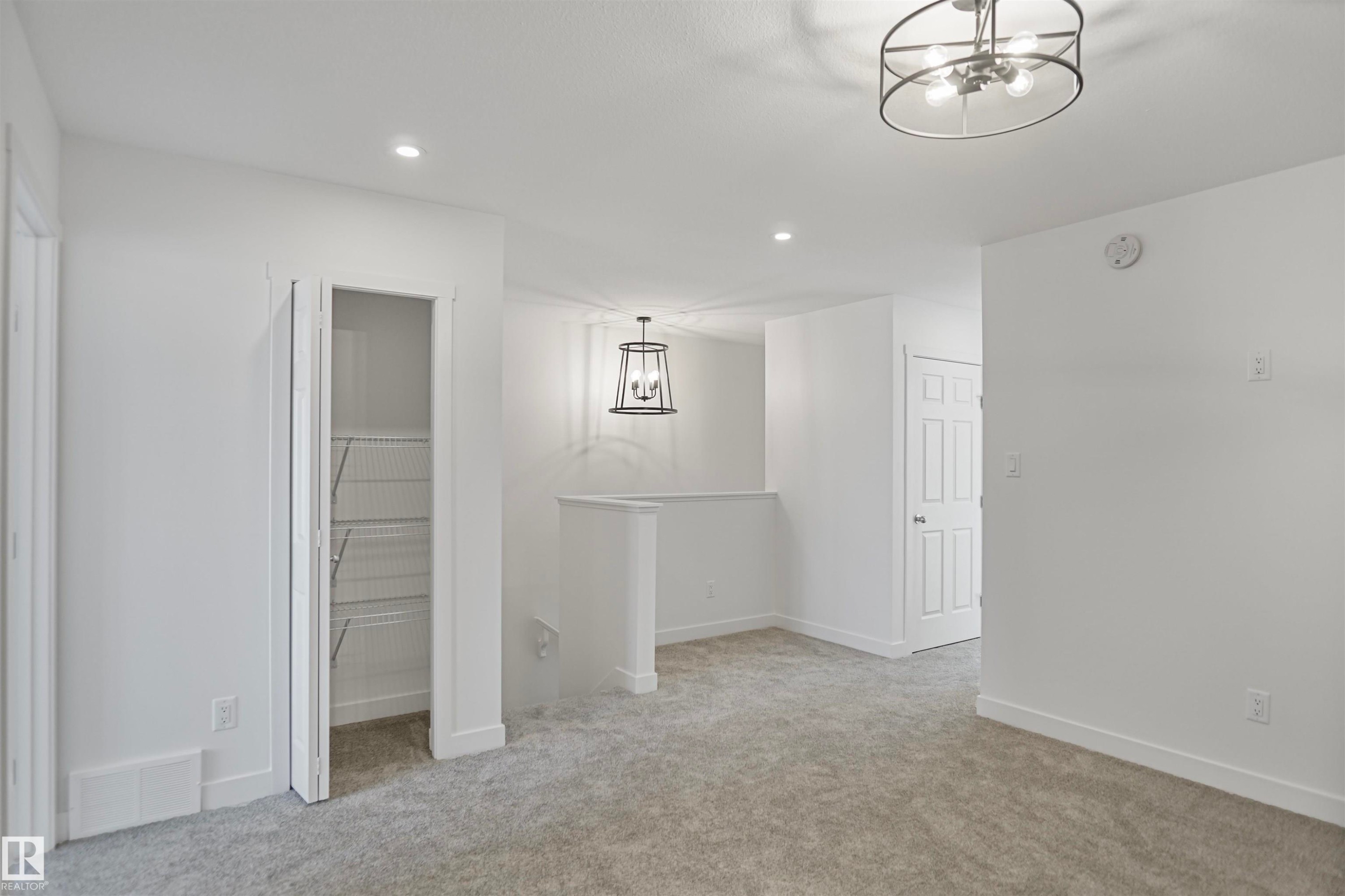 












1232 MCLEOD Avenue

,
Spruce Grove,




AB
T7X 4B7

