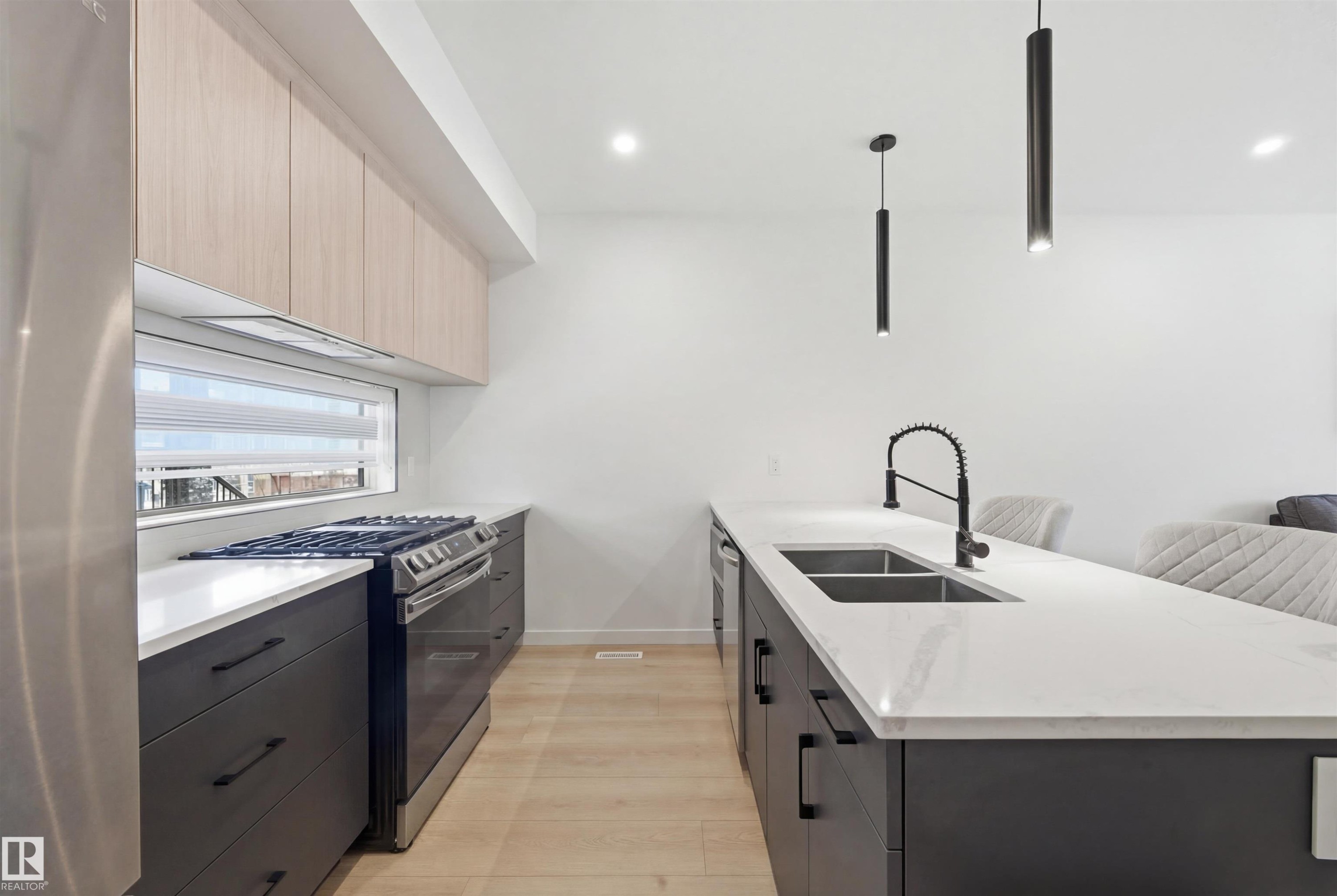 












3 12204 121 Avenue

,
Edmonton,




AB
T5L 3C3

