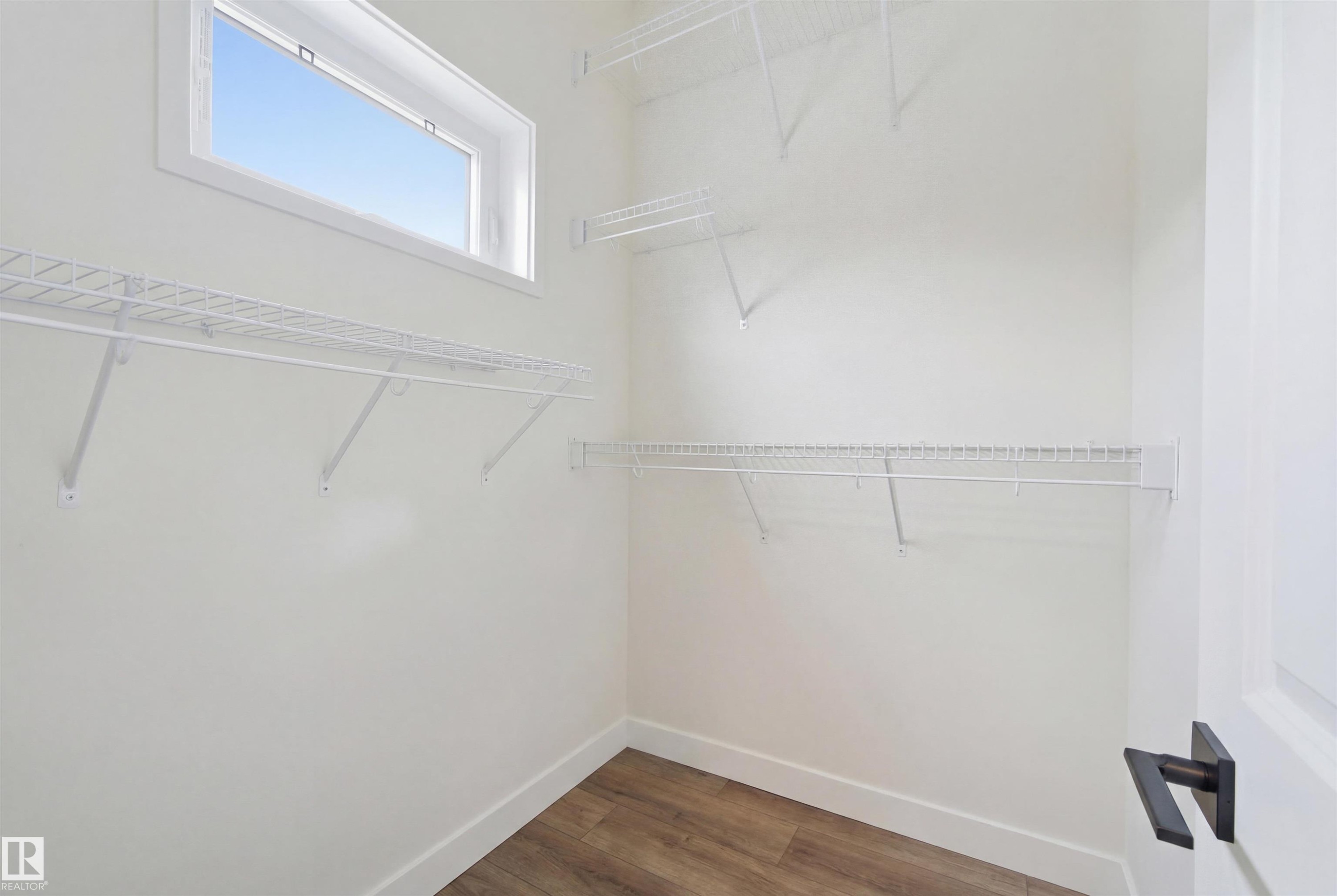 












3 12204 121 Avenue

,
Edmonton,




AB
T5L 3C3

