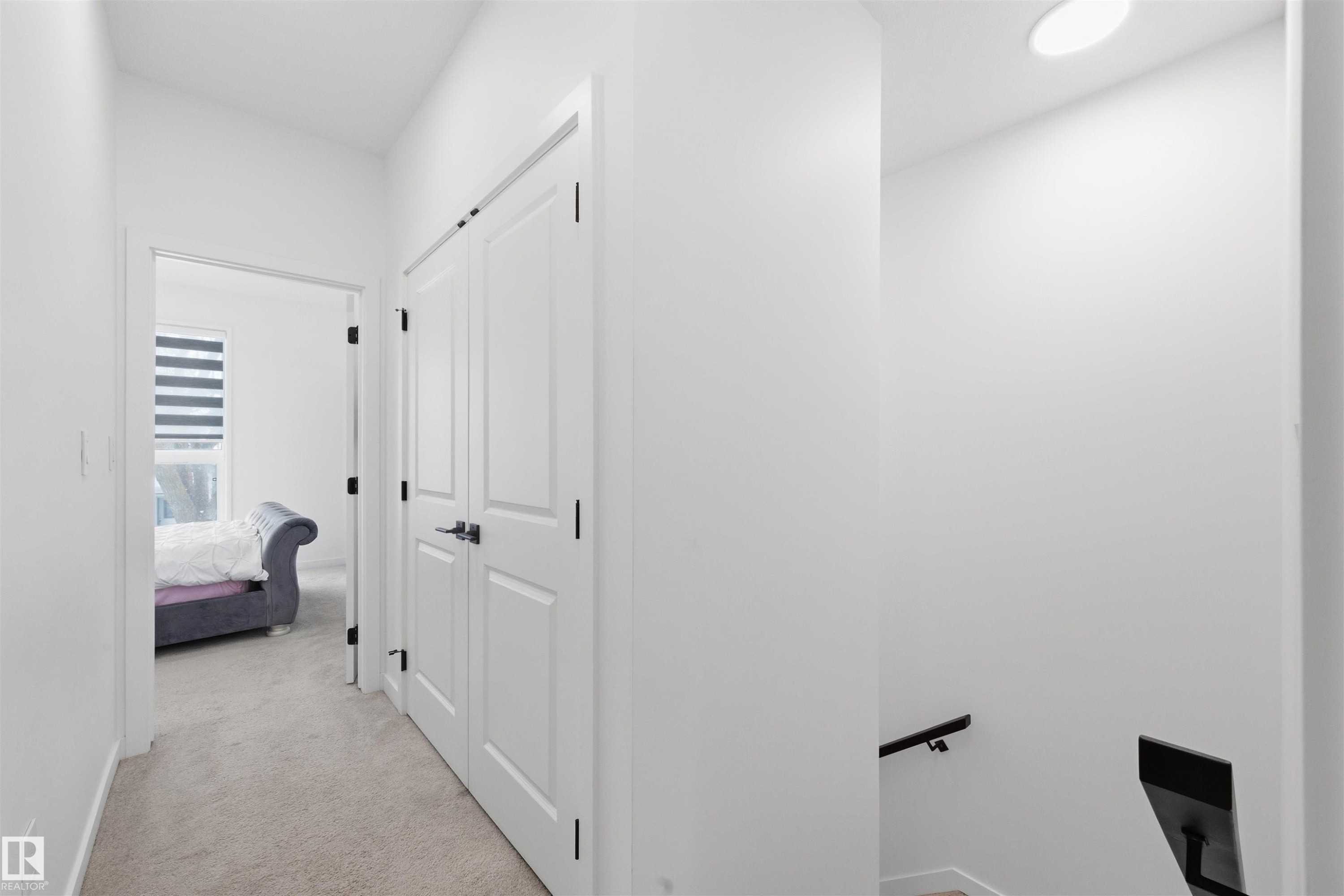 












3 12204 121 Avenue

,
Edmonton,




AB
T5L 3C3

