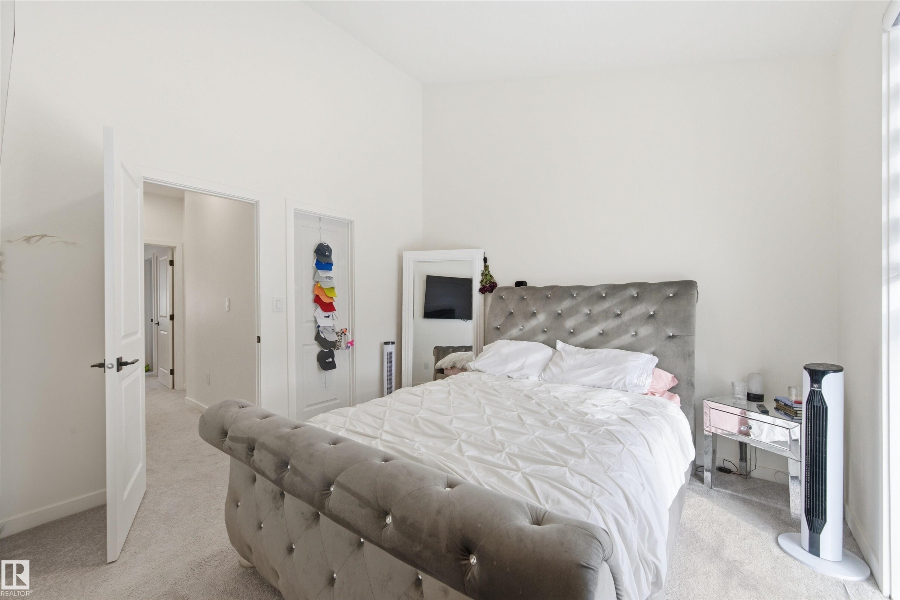 












3 12204 121 Avenue

,
Edmonton,




AB
T5L 3C3

