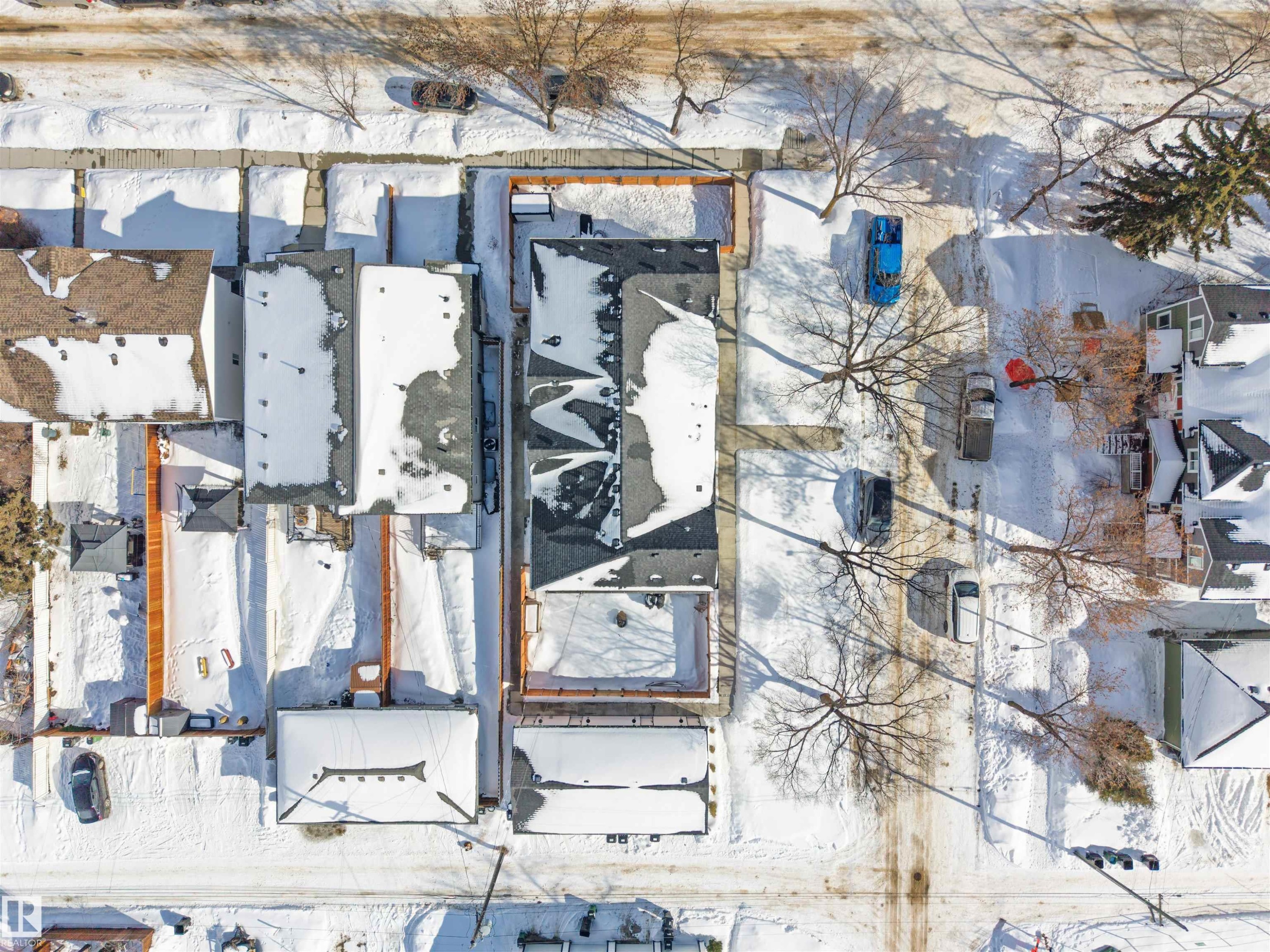 












3 12204 121 Avenue

,
Edmonton,




AB
T5L 3C3

