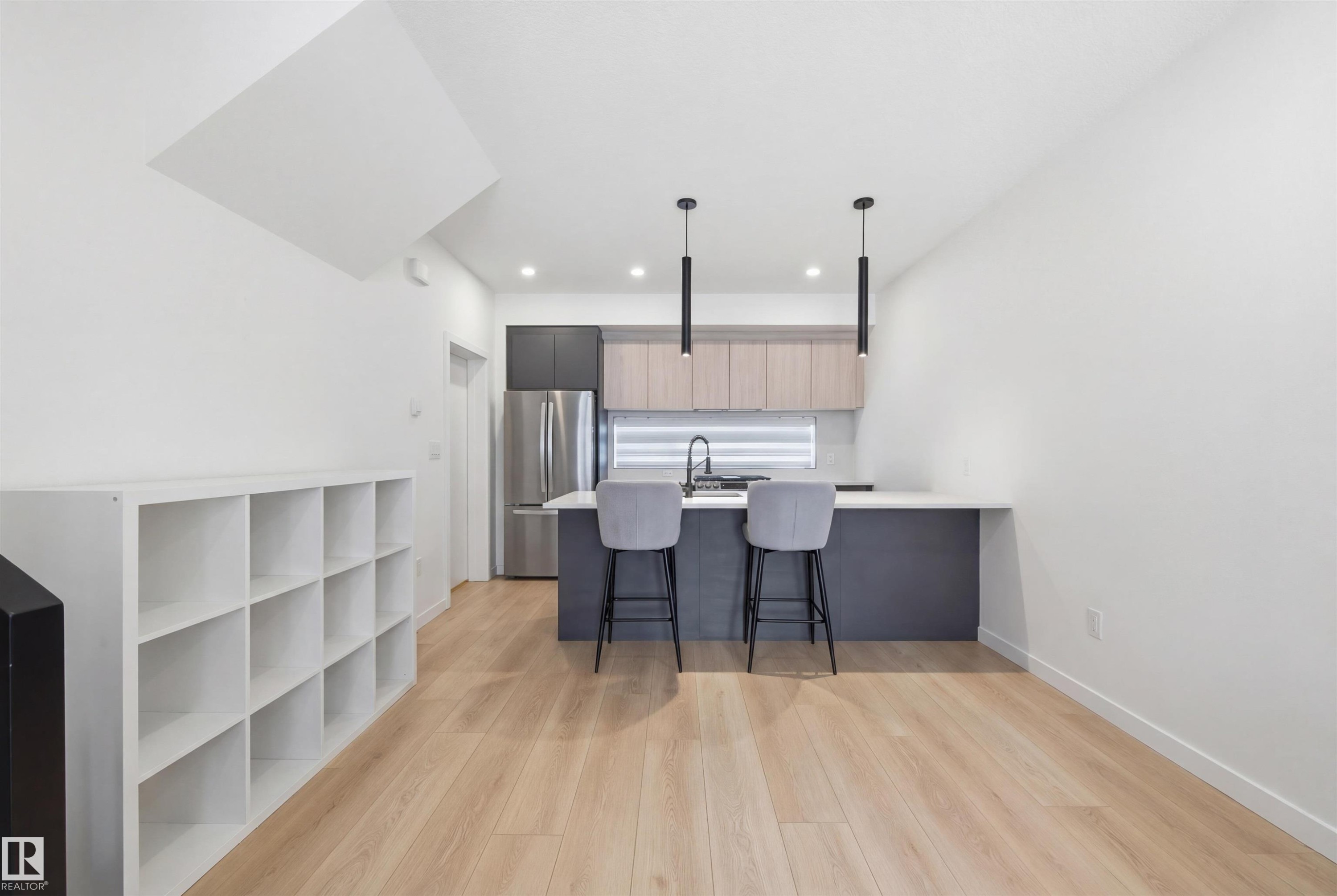 












3 12204 121 Avenue

,
Edmonton,




AB
T5L 3C3

