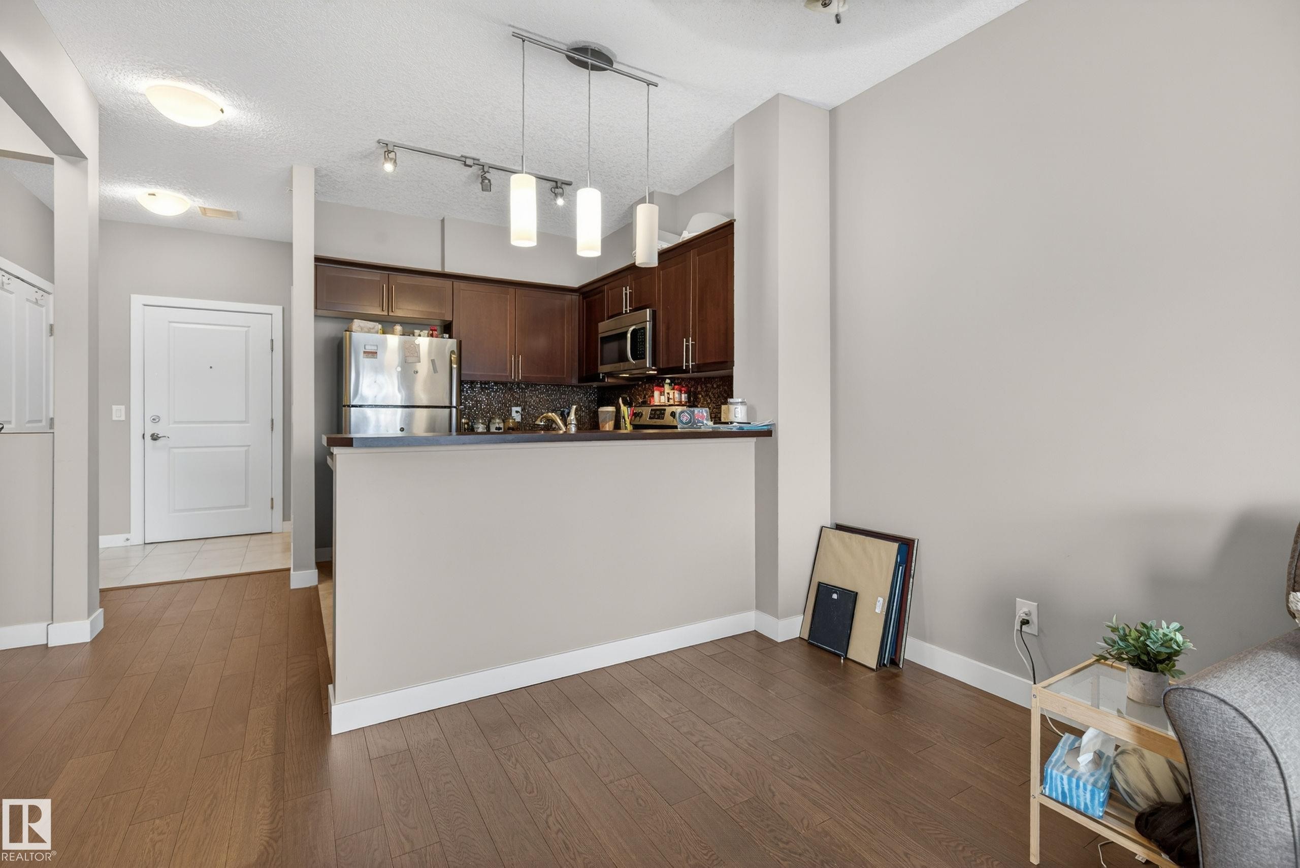 












409 2584 ANDERSON Way

,
Edmonton,




AB
T6W 0R2

